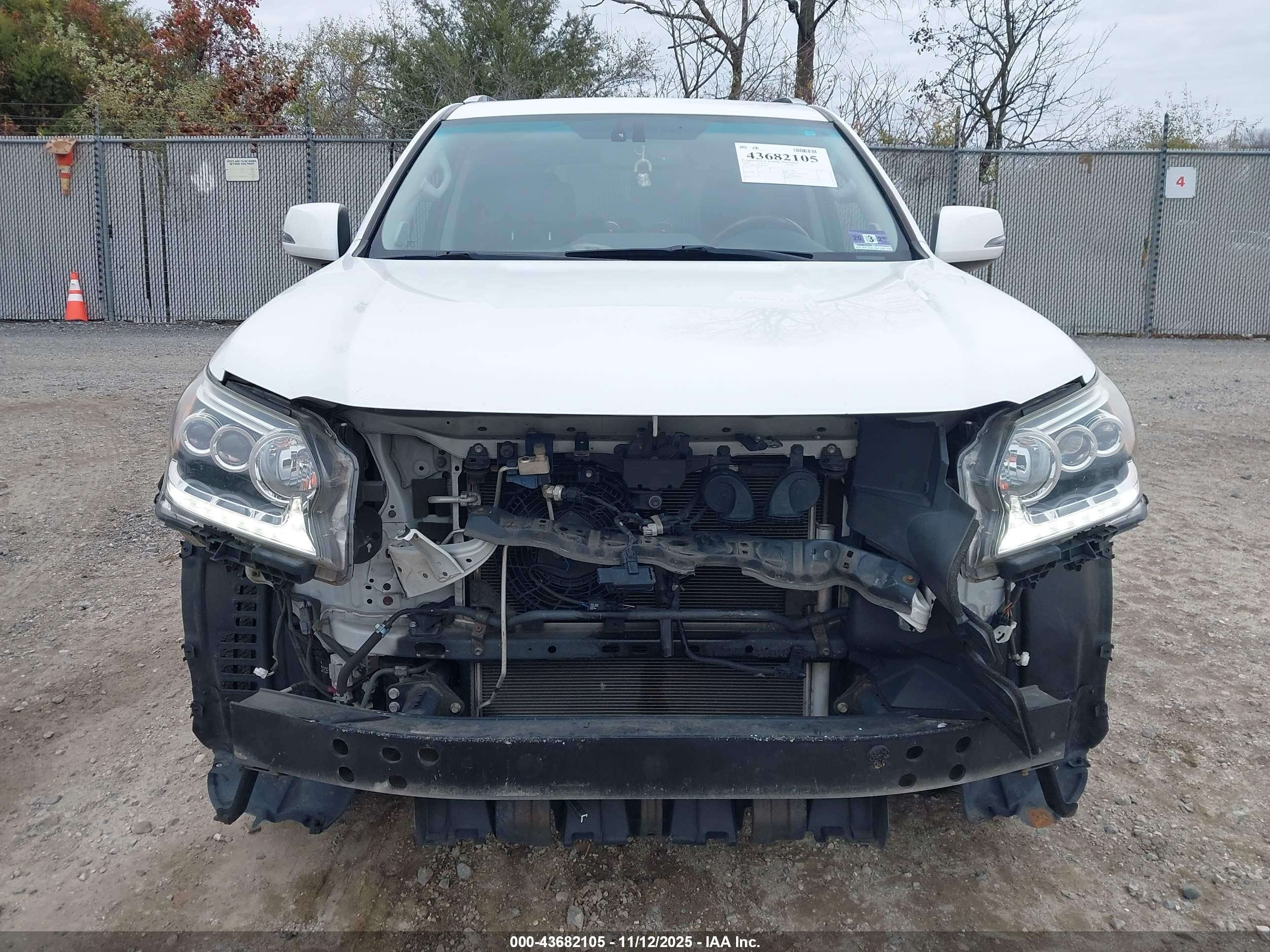 2014 Lexus Gx 460   White vin: JTJBM7FX6E5085248