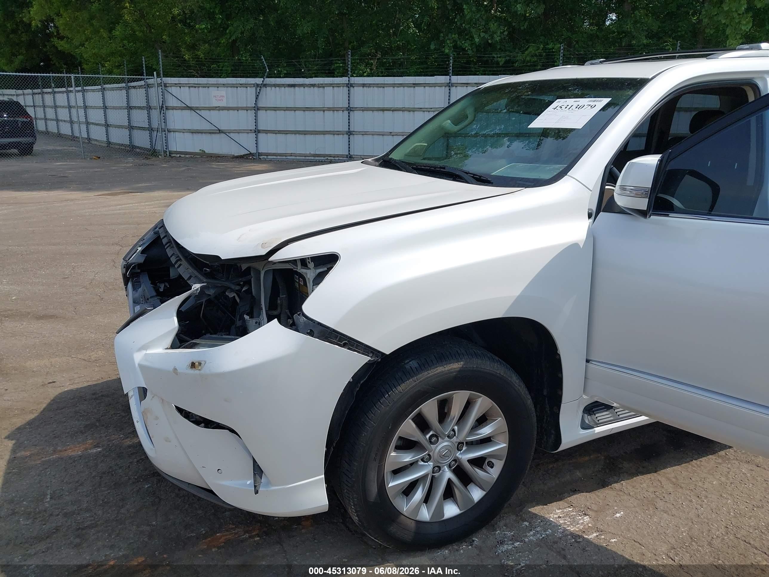 2015 Lexus Gx 460   White vin: JTJBM7FX6F5117424