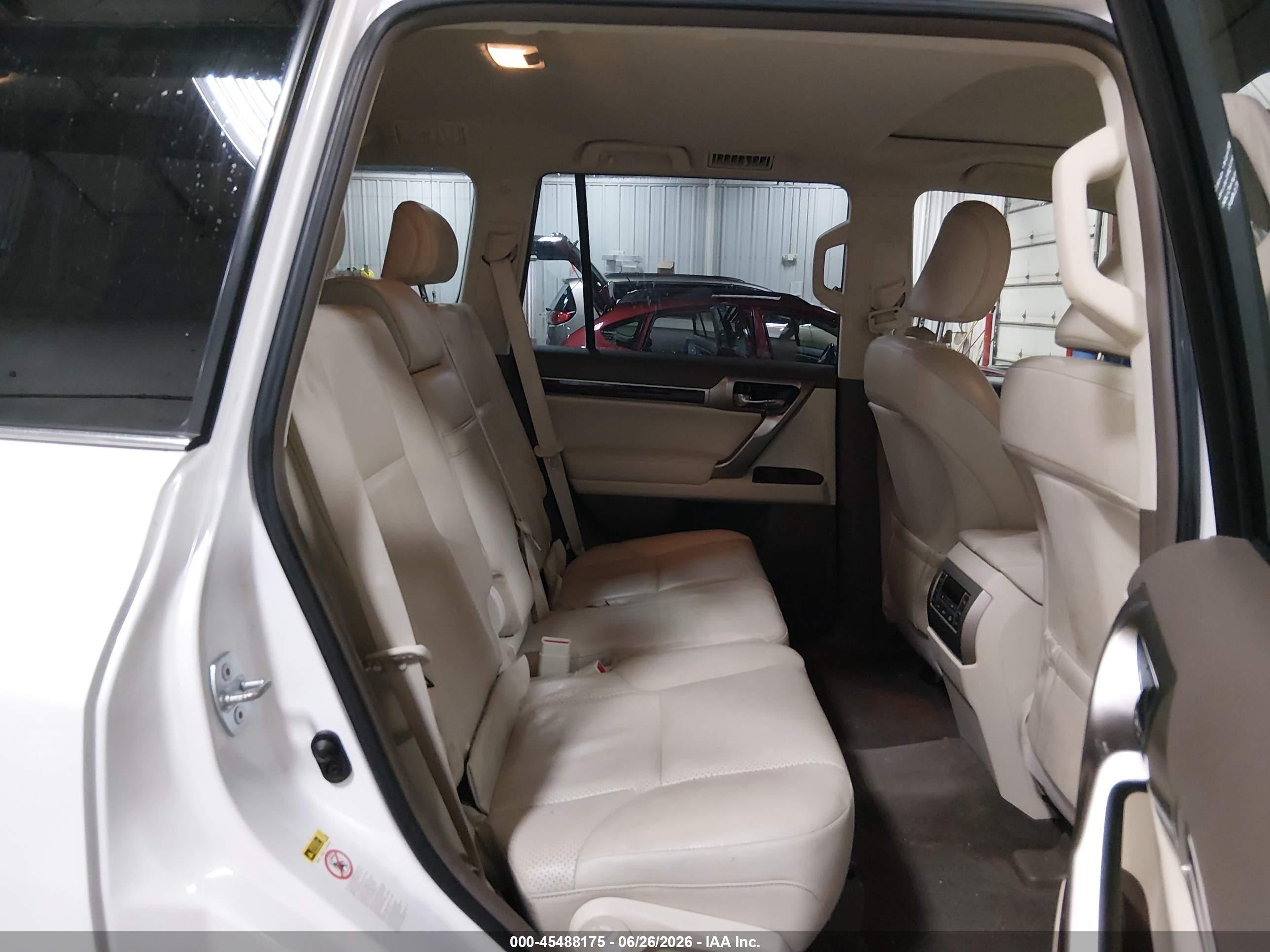 2012 Lexus Gx 460   White vin: JTJBM7FX7C5044074