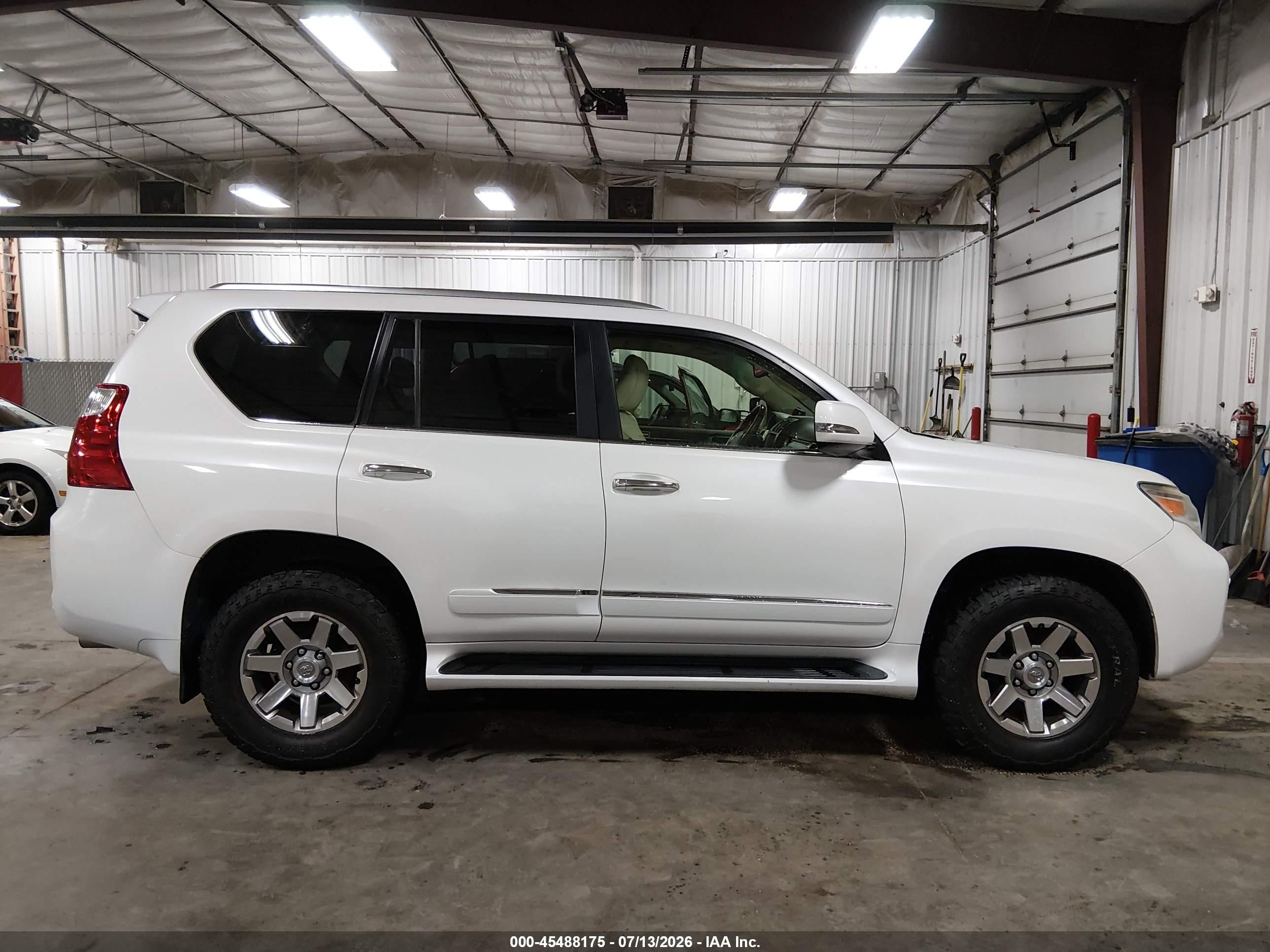 2012 Lexus Gx 460   White vin: JTJBM7FX7C5044074