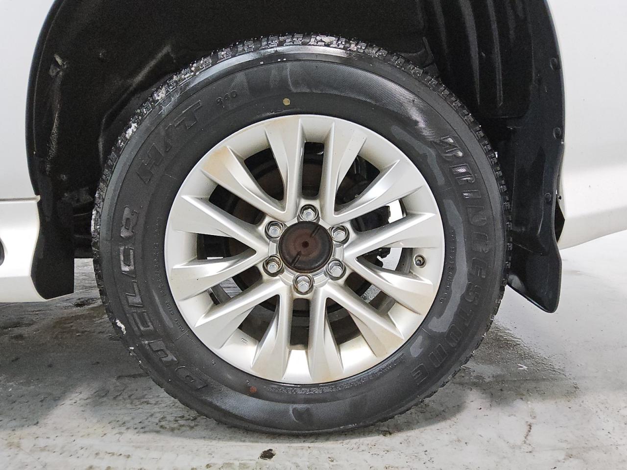 2015 Lexus Gx 460 White vin: JTJBM7FX7F5110191 Damage: Left Rear Center Cap, Missing, Replacement Required
