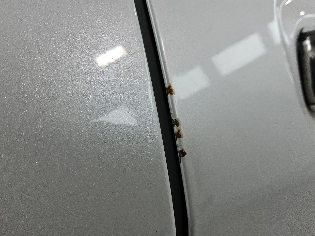 2015 Lexus Gx 460 White vin: JTJBM7FX7F5110191 Damage: Right Rear Door, Chipped, 4