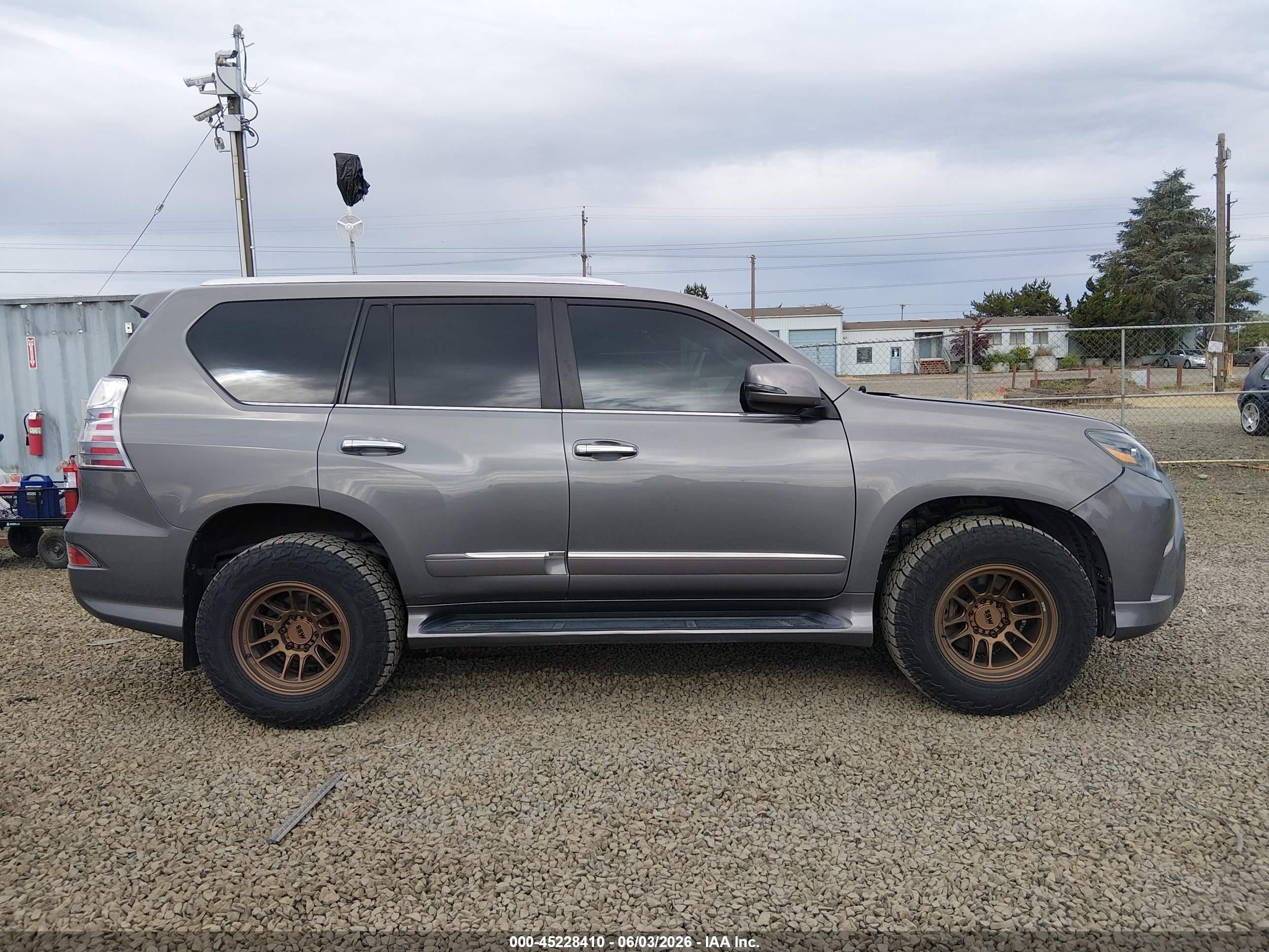 2014 Lexus Gx 460   Gray vin: JTJBM7FX8E5065048