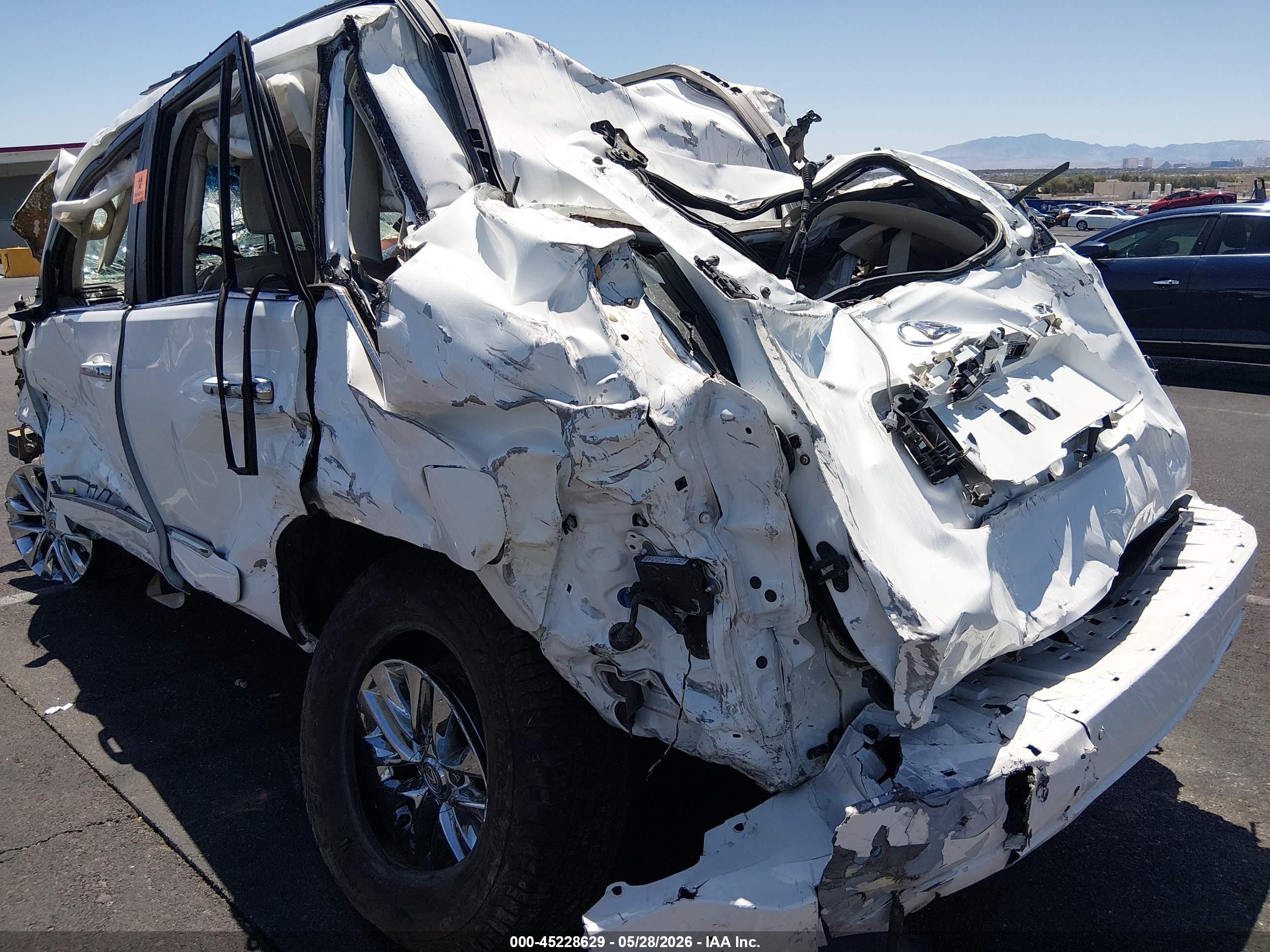 2015 Lexus Gx 460   White vin: JTJBM7FX8F5103864