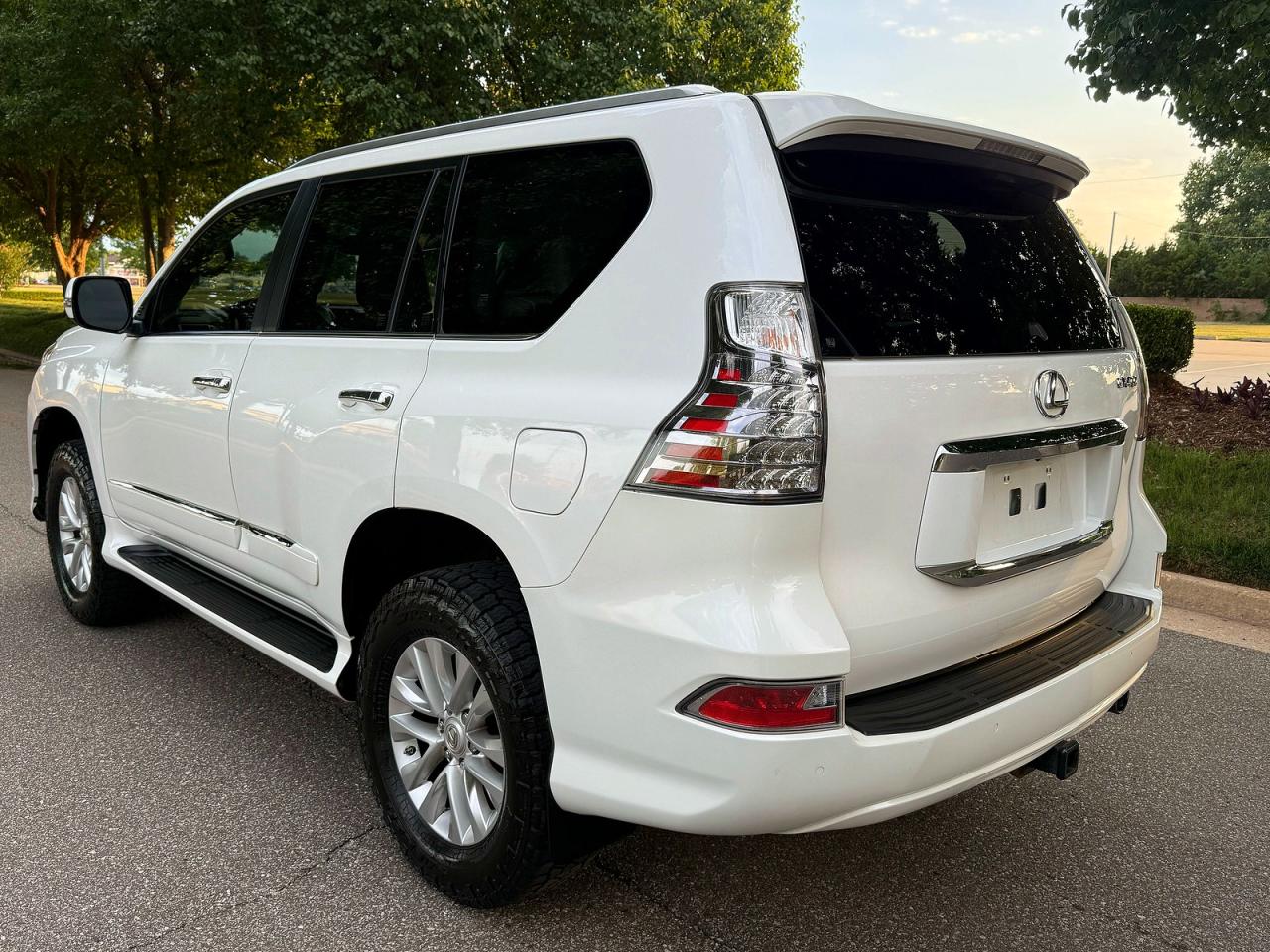 2015 Lexus Gx 460 White vin: JTJBM7FX8F5111477