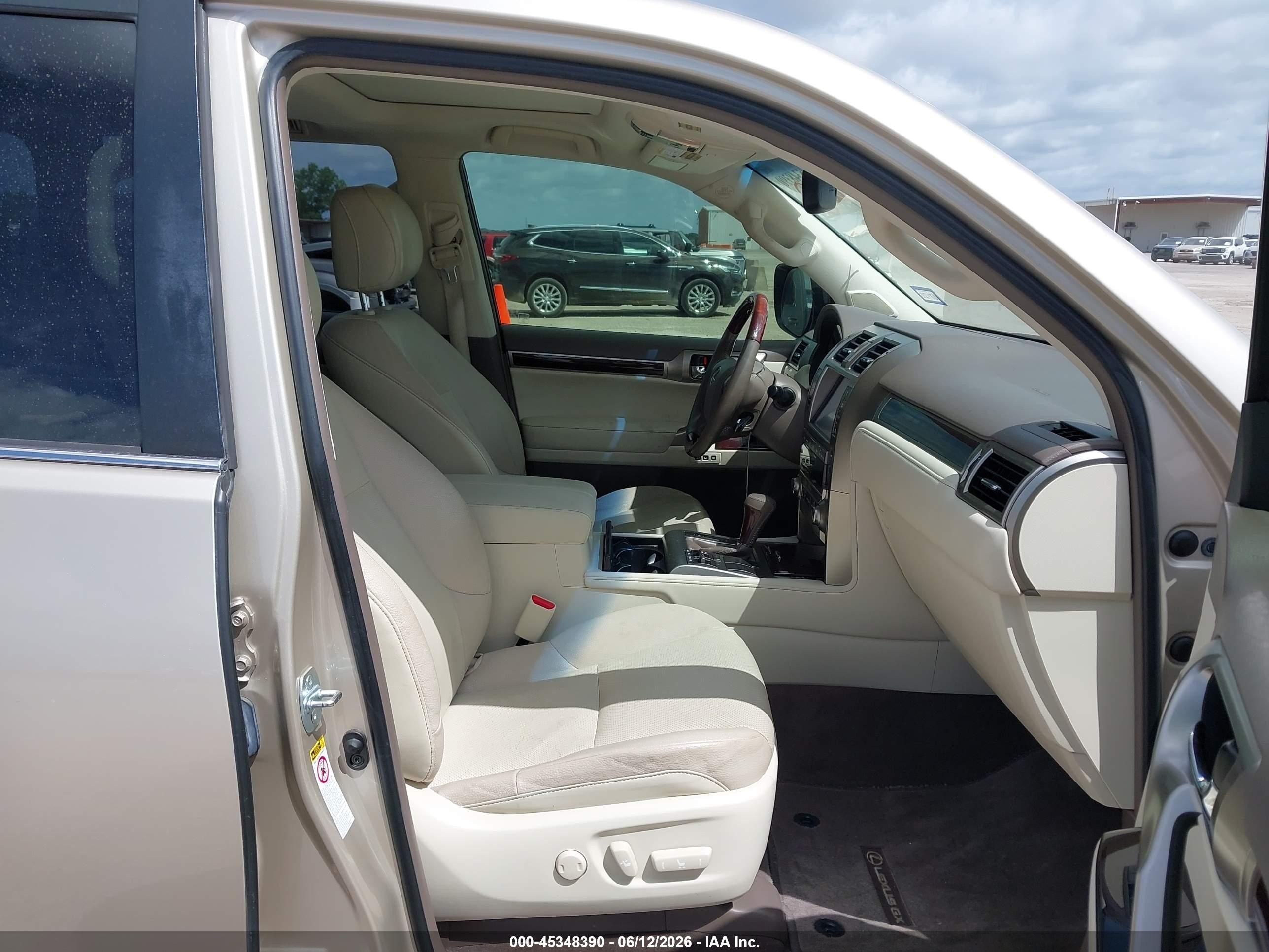 2014 Lexus Gx 460   Beige vin: JTJBM7FX9E5085180