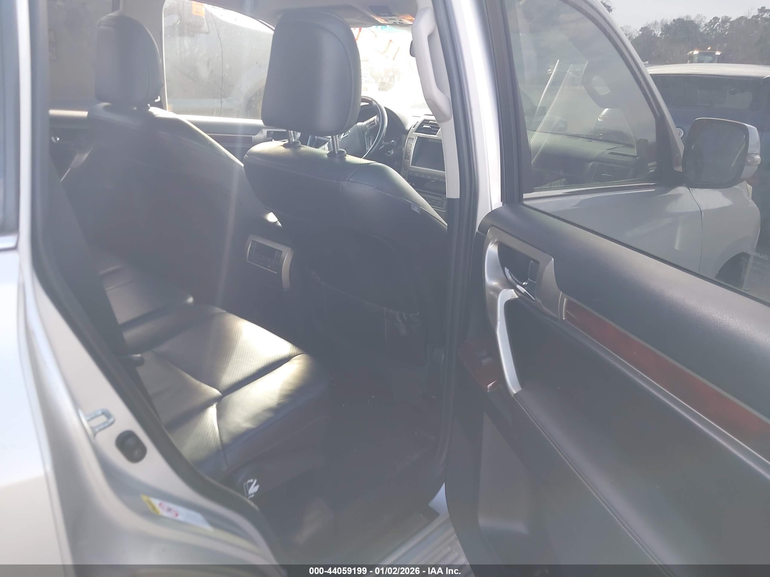 2011 Lexus Gx 460   Серебряный vin: JTJBM7FXXB5018874
