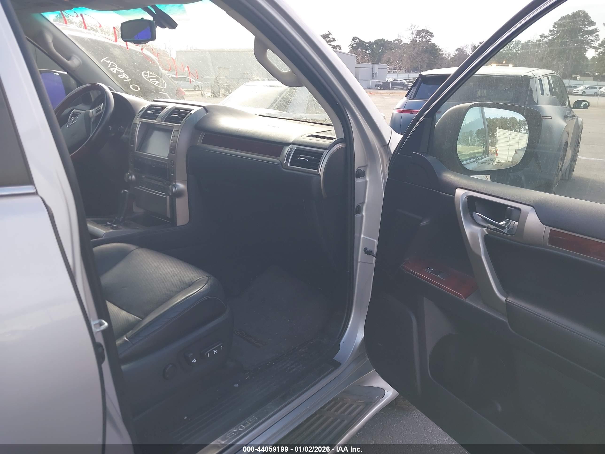 2011 Lexus Gx 460   Серебряный vin: JTJBM7FXXB5018874