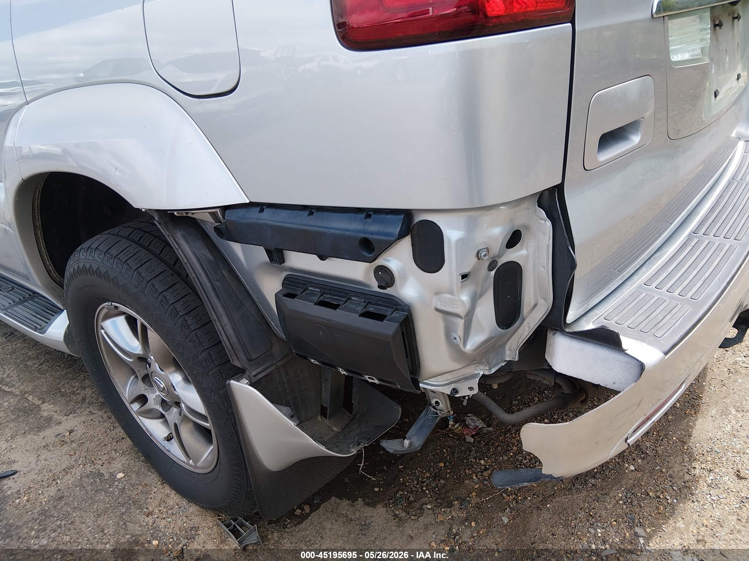 2008 Lexus Gx 470   Silver vin: JTJBT20X080163846