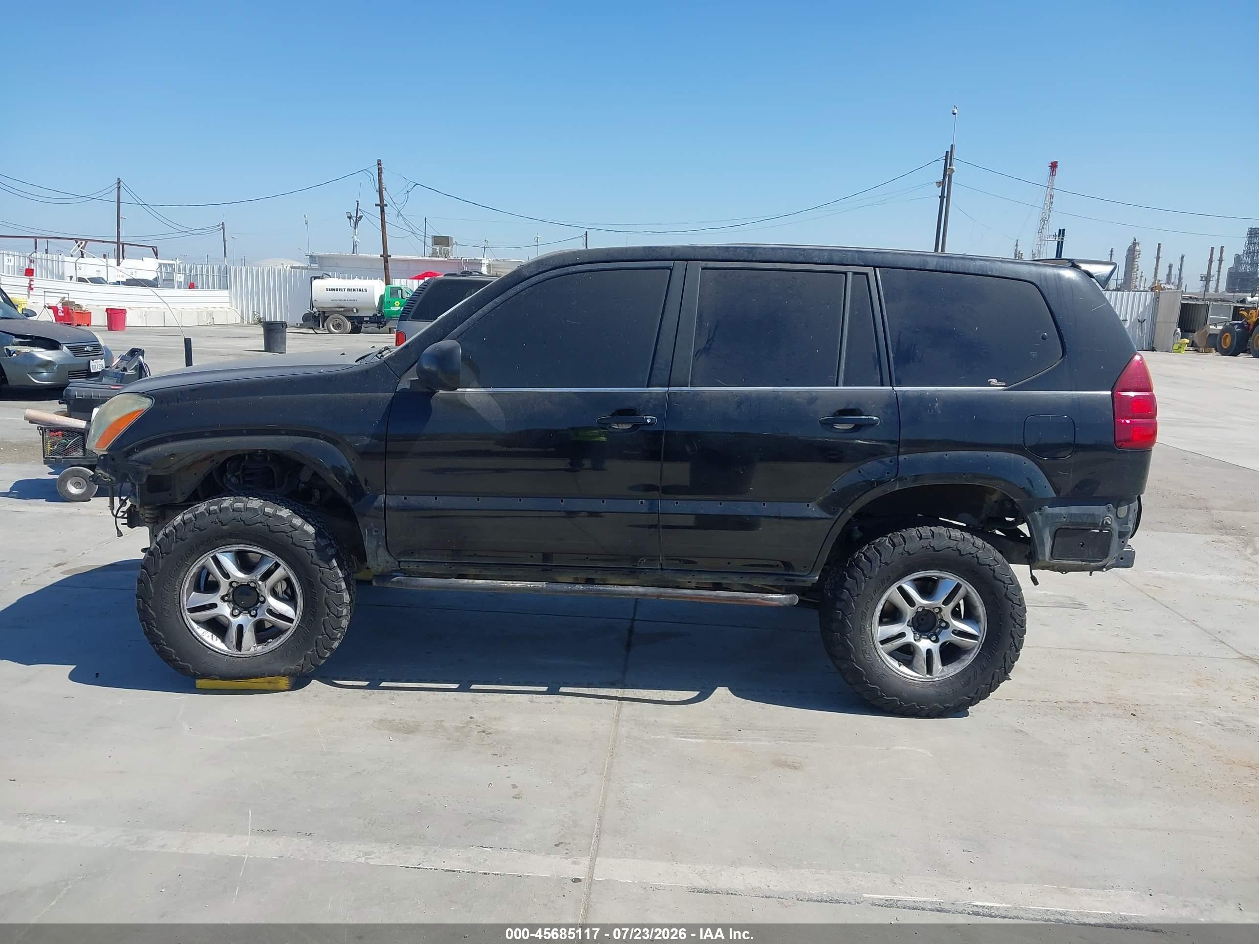 2005 Lexus Gx 470   Black vin: JTJBT20X150076940