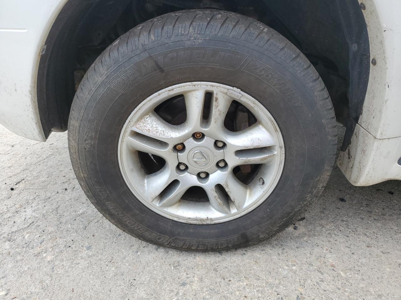 2006 Lexus Gx 470 White vin: JTJBT20X460101198 Damage: Left Front Tire, Worn, Replacement Required