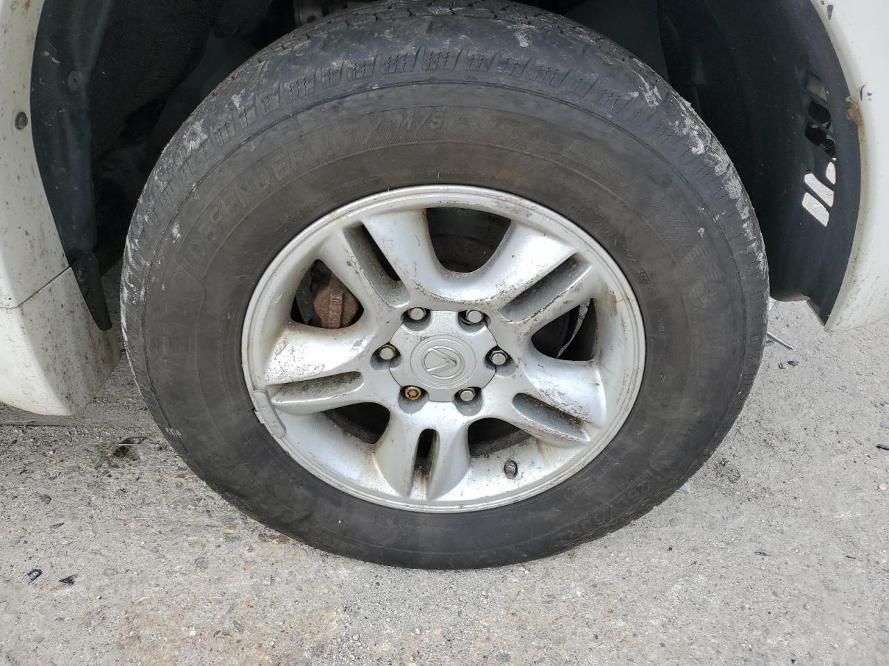 2006 Lexus Gx 470 White vin: JTJBT20X460101198 Damage: Right Front Tire, Worn, Replacement Required