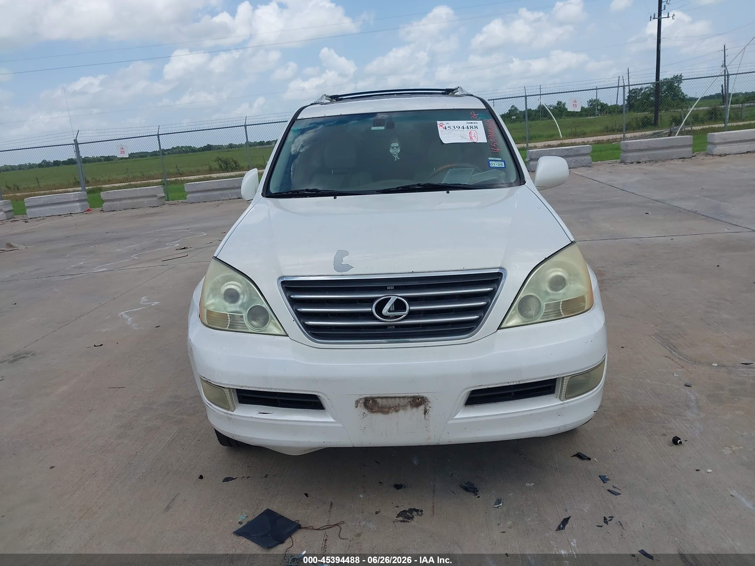 2004 Lexus Gx 470   White vin: JTJBT20X540045916