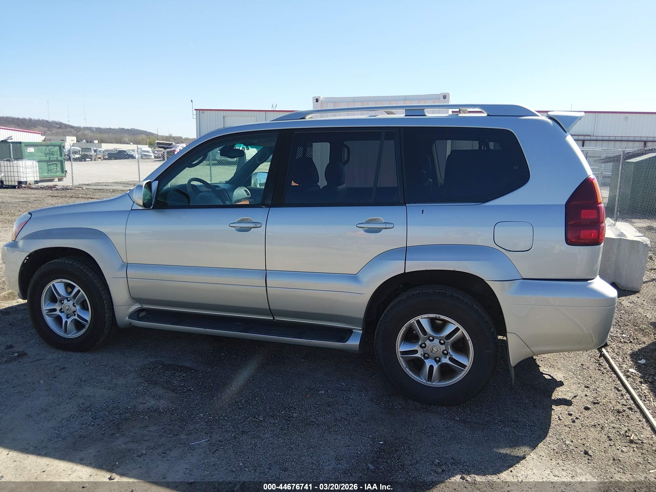 2005 Lexus Gx 470   Silver vin: JTJBT20X550078125
