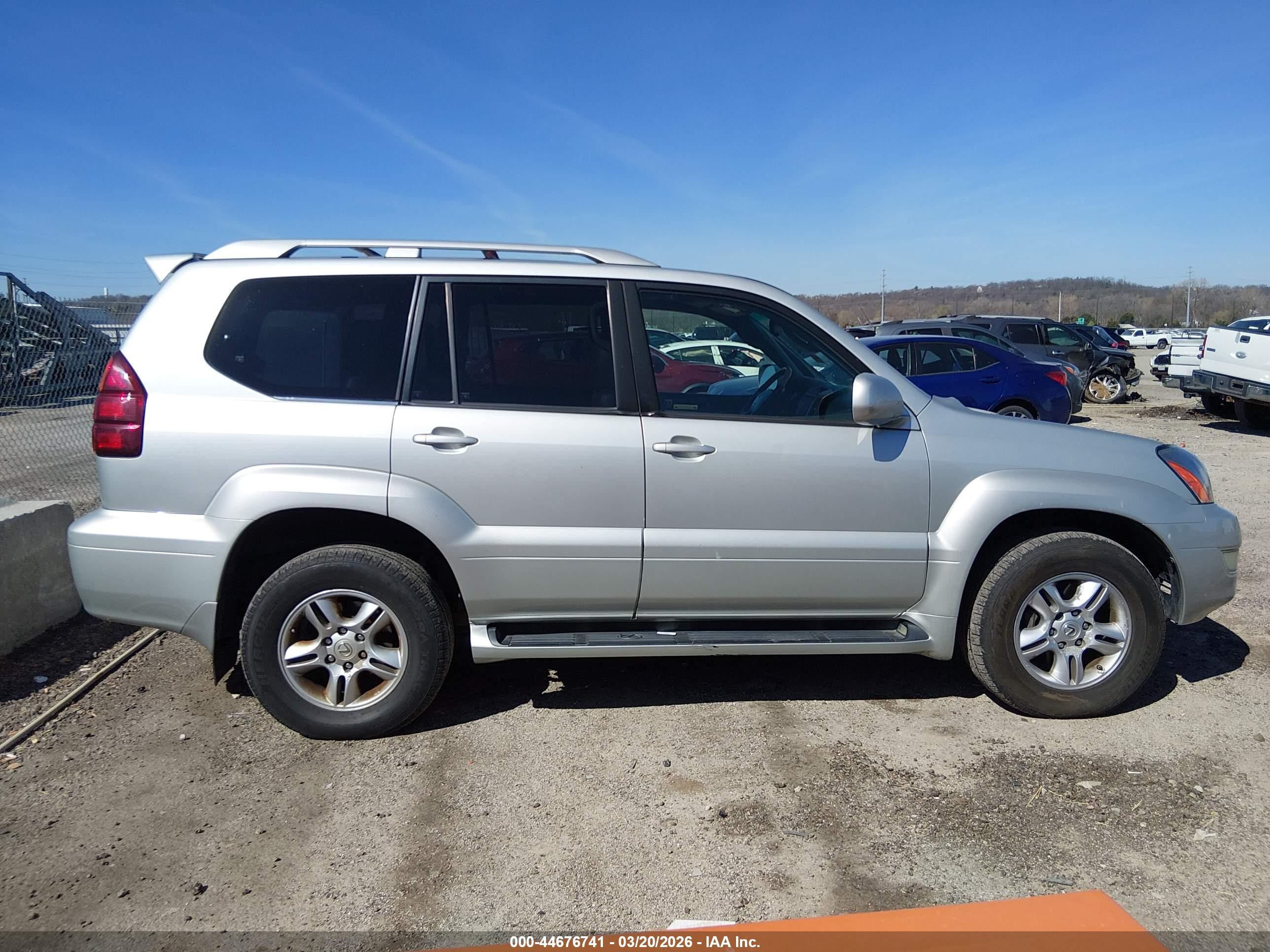 2005 Lexus Gx 470   Silver vin: JTJBT20X550078125