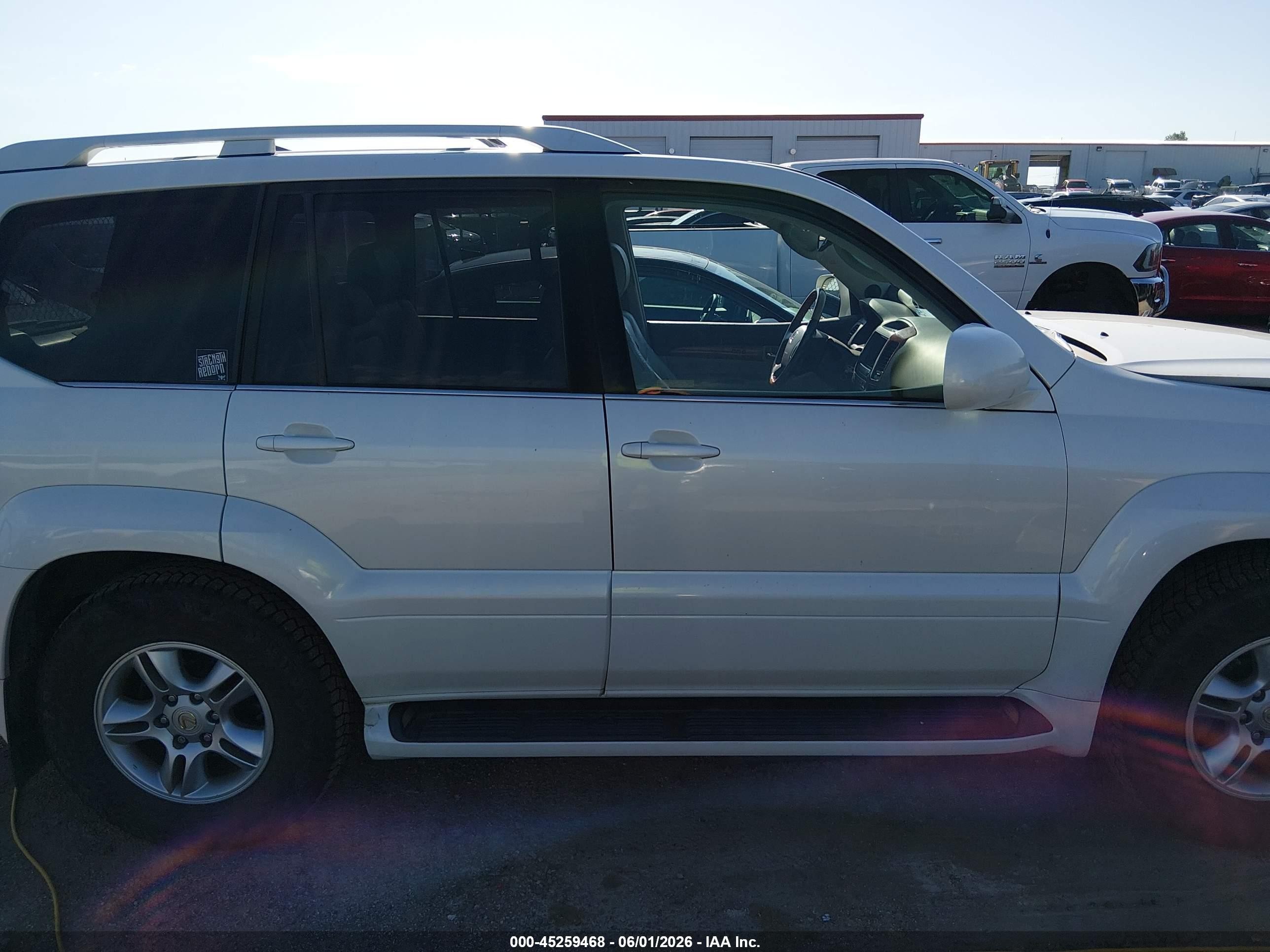 2004 Lexus Gx 470   White vin: JTJBT20X640039932