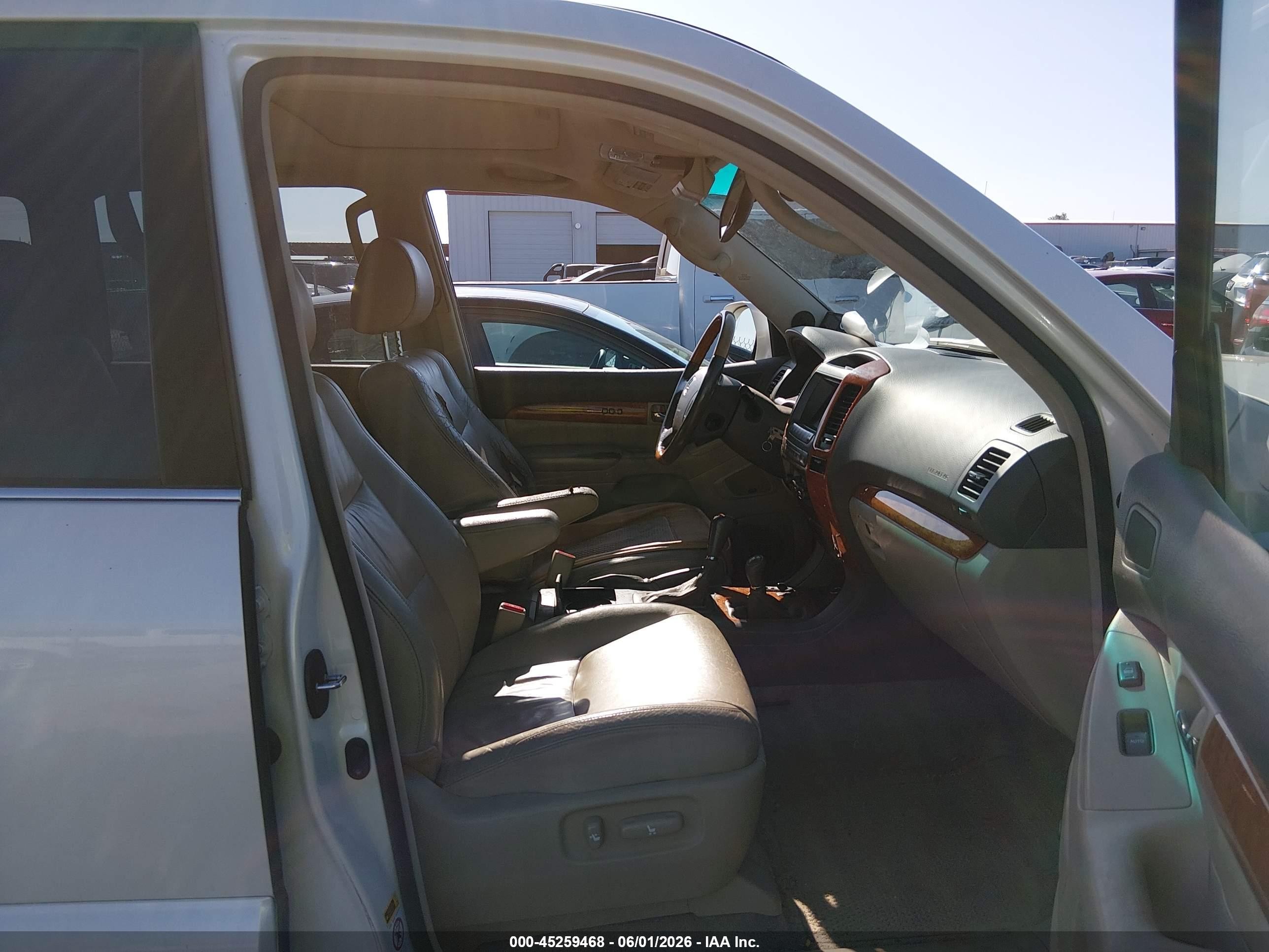2004 Lexus Gx 470   White vin: JTJBT20X640039932