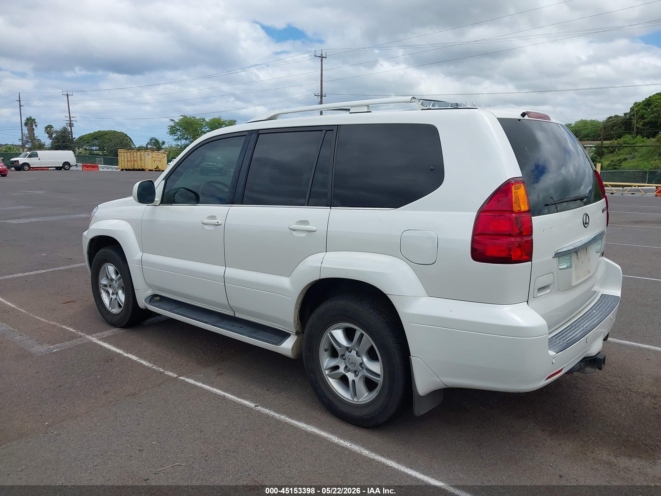 2005 Lexus Gx 470   White vin: JTJBT20X950077933