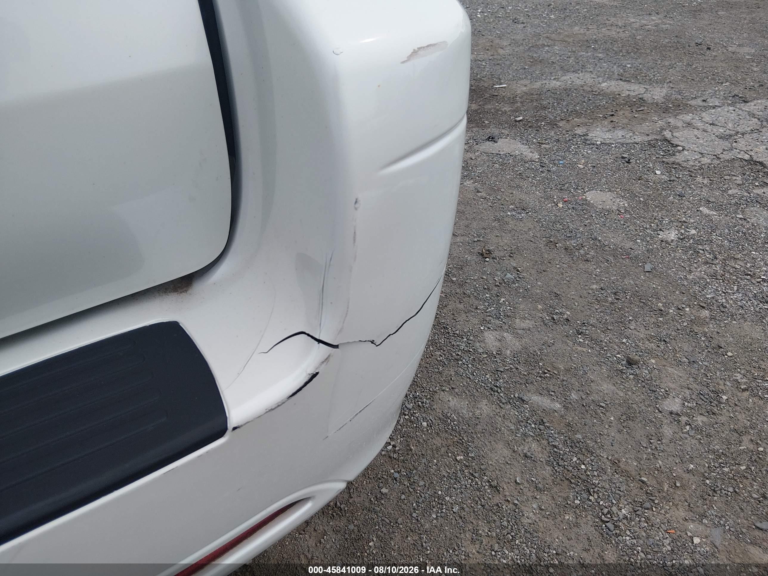 2005 Lexus Gx 470   White vin: JTJBT20XX50095082