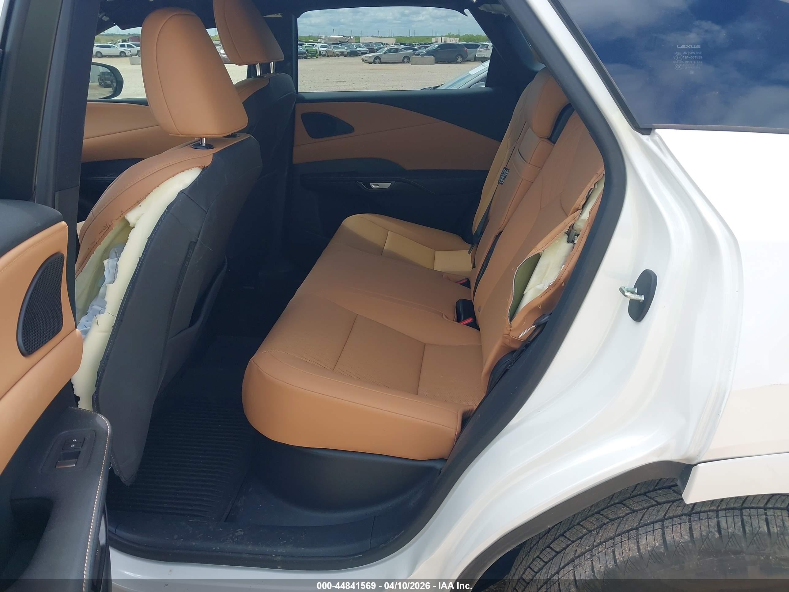 2025 Lexus Rx 350 Premium White vin: JTJCHMAA2S2029184