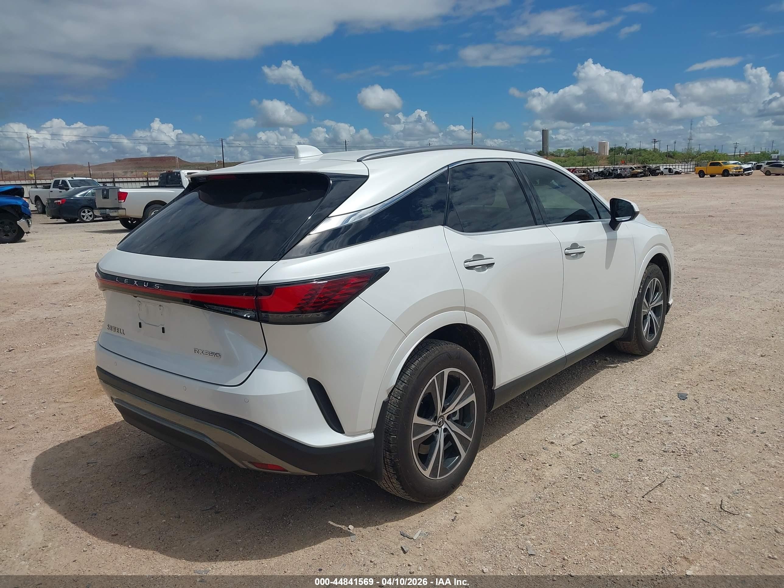 2025 Lexus Rx 350 Premium White vin: JTJCHMAA2S2029184