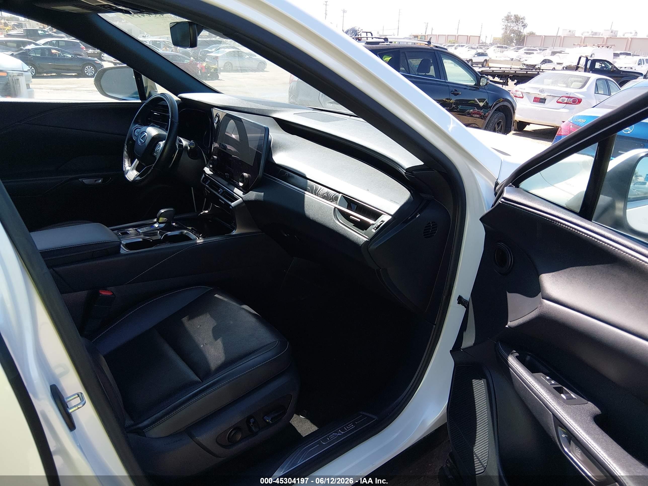 2024 Lexus Rx 350 Premium White vin: JTJCHMAA4R2013305