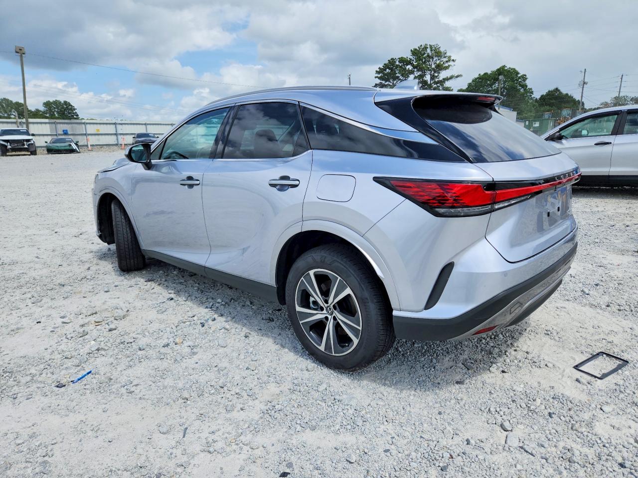 2024 Lexus Rx 350 Premium Silver vin: JTJCHMAAXR2020582