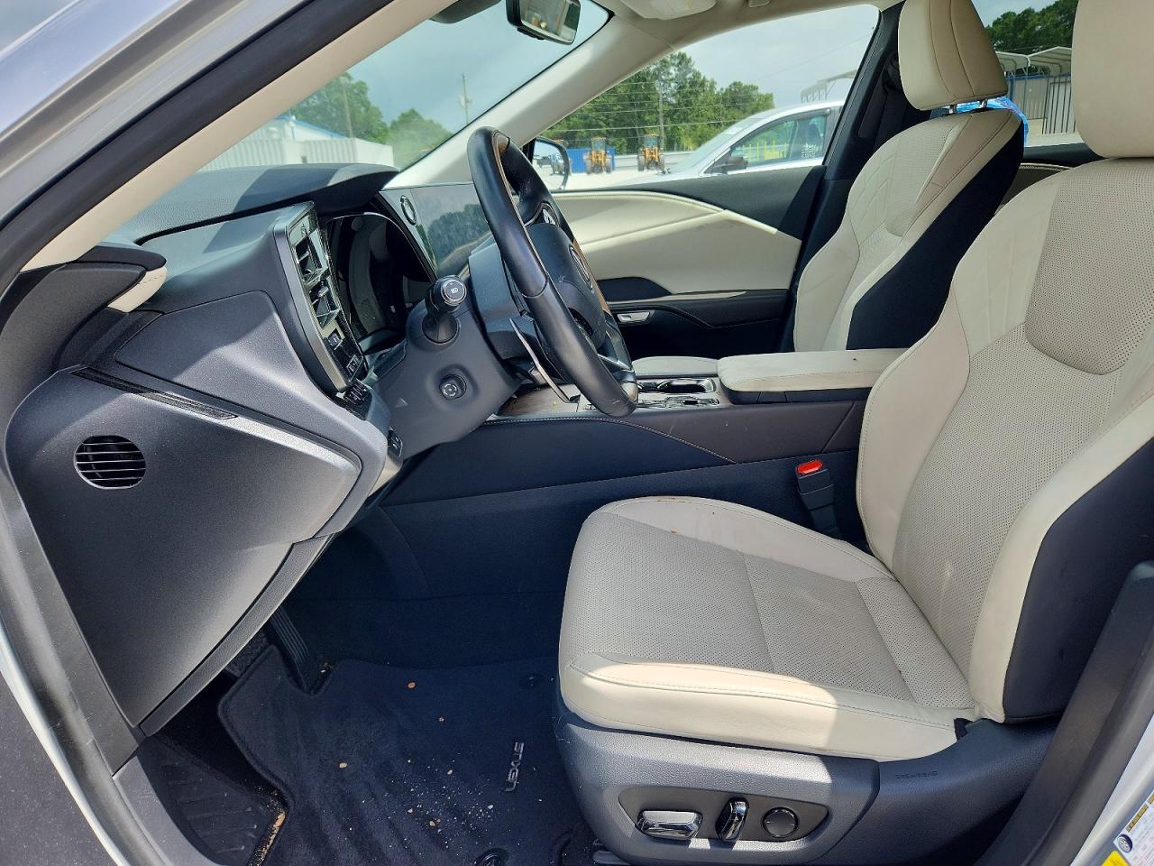 2024 Lexus Rx 350 Premium Silver vin: JTJCHMAAXR2020582