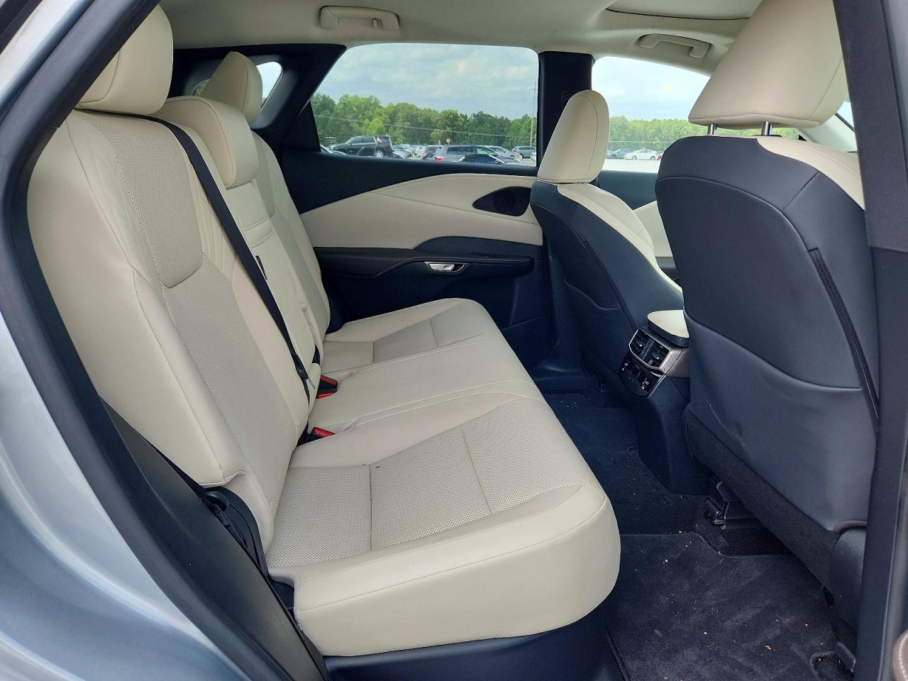 2024 Lexus Rx 350 Premium Silver vin: JTJCHMAAXR2020582