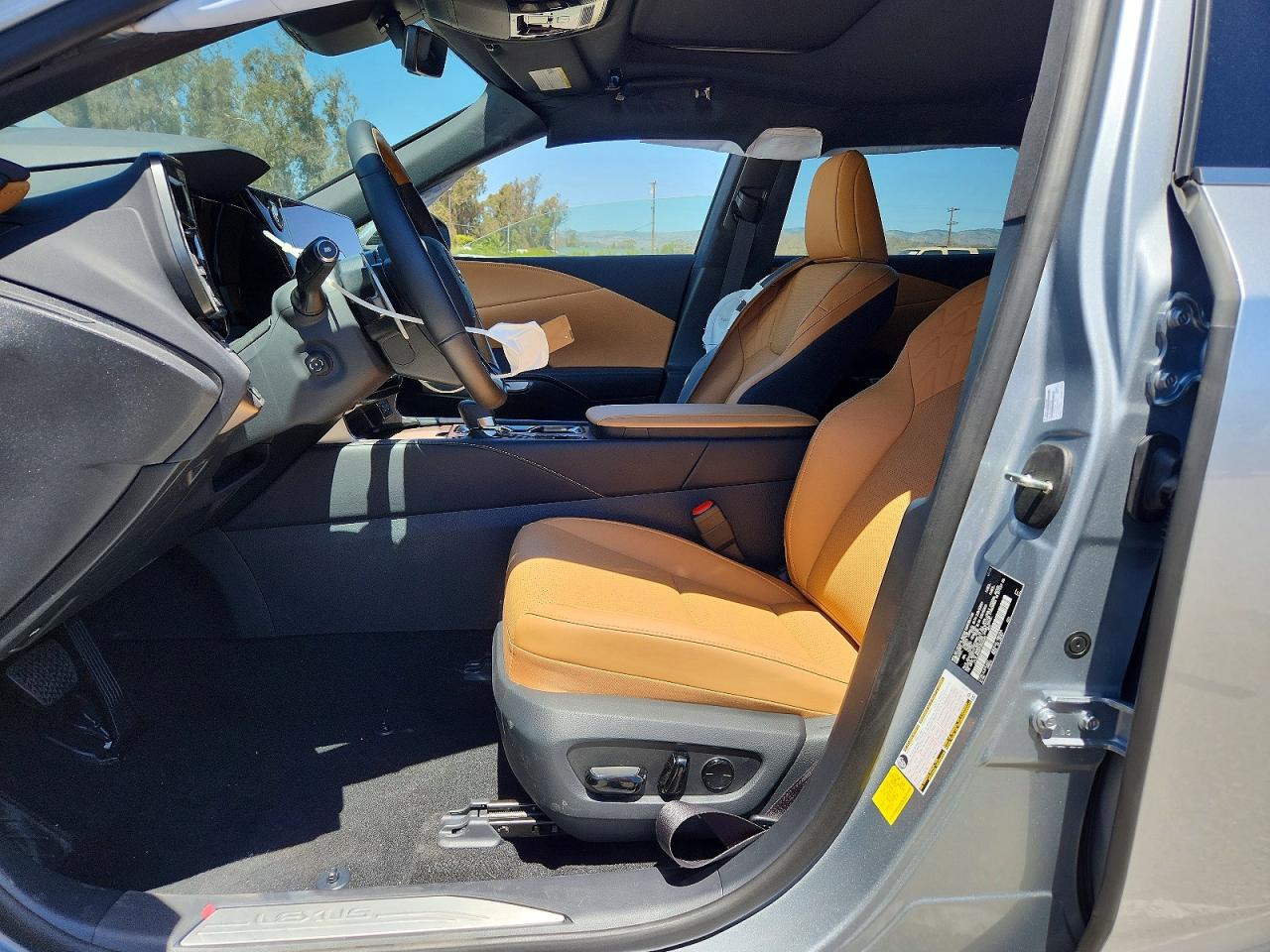 2026 Lexus Rx 450h+ Premium Silver vin: JTJCJMGA4T2042645