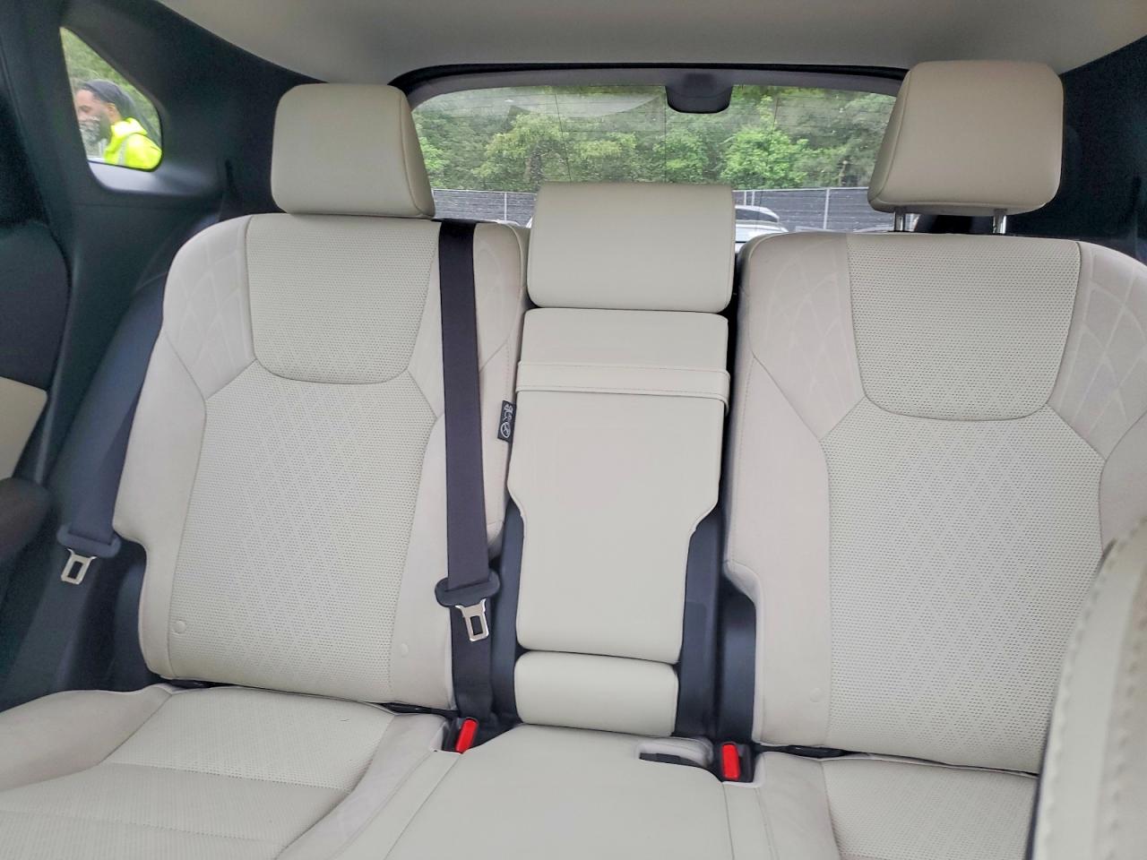 2024 Lexus Rx 450h+ Luxury White vin: JTJCJMGA7R2020552