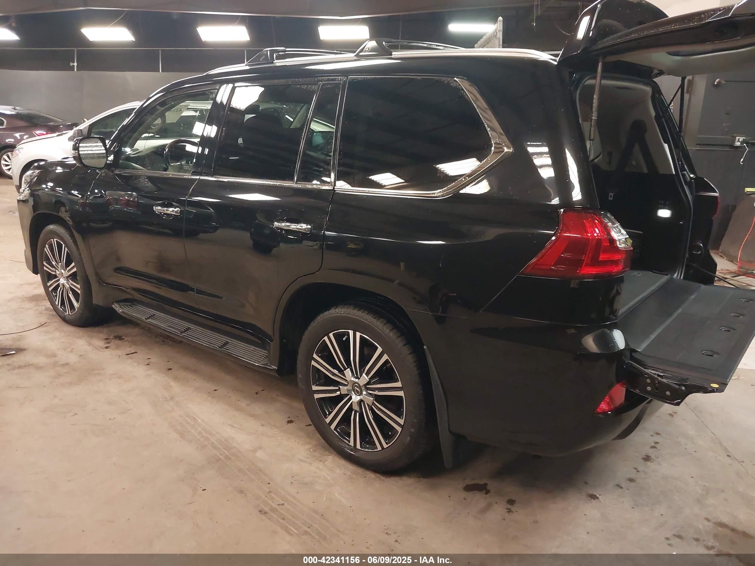 2021 Lexus Lx 570 Three-row/two-row Black vin: JTJDY7AX0M4352294