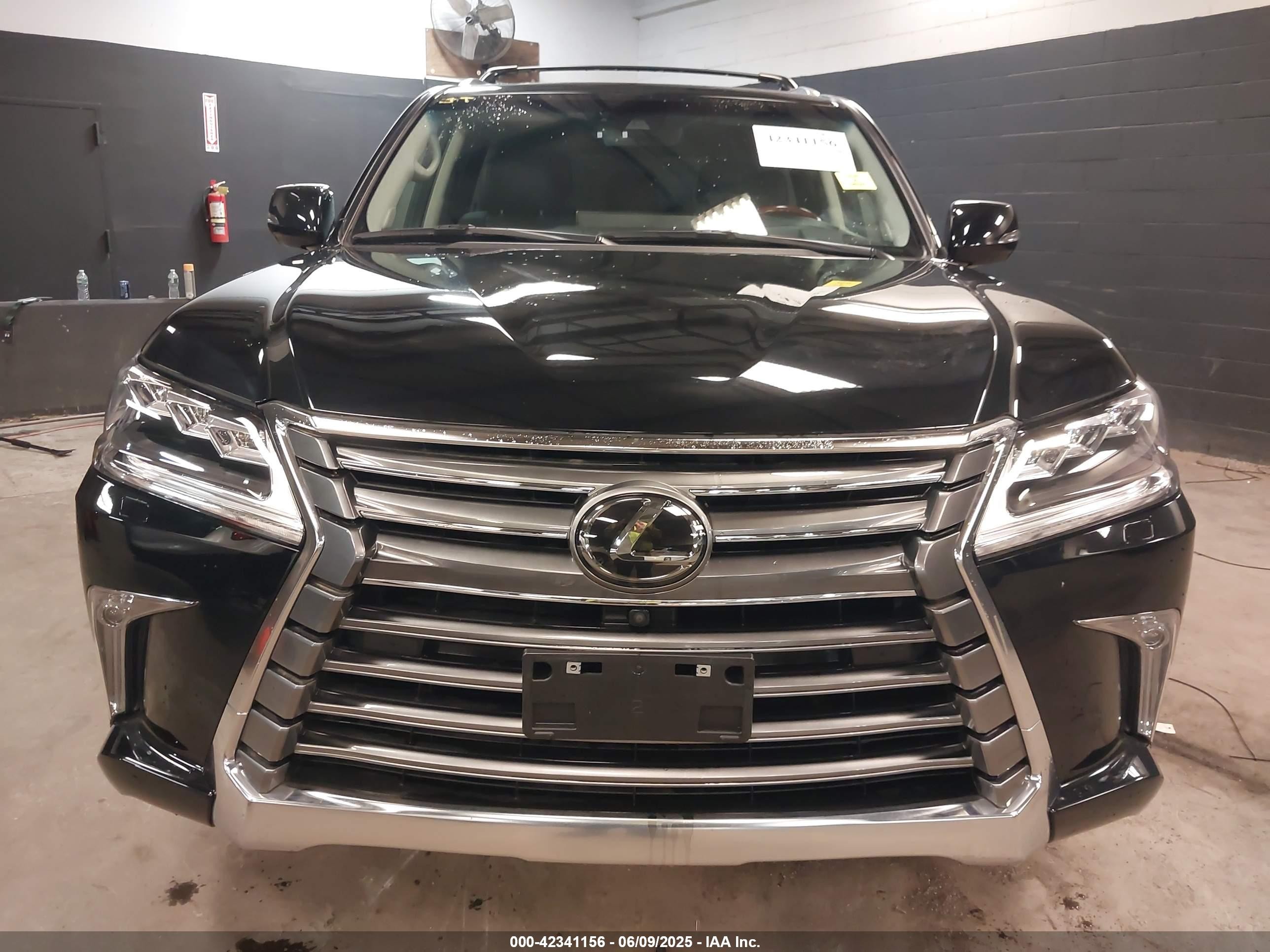 2021 Lexus Lx 570 Three-row/two-row Black vin: JTJDY7AX0M4352294