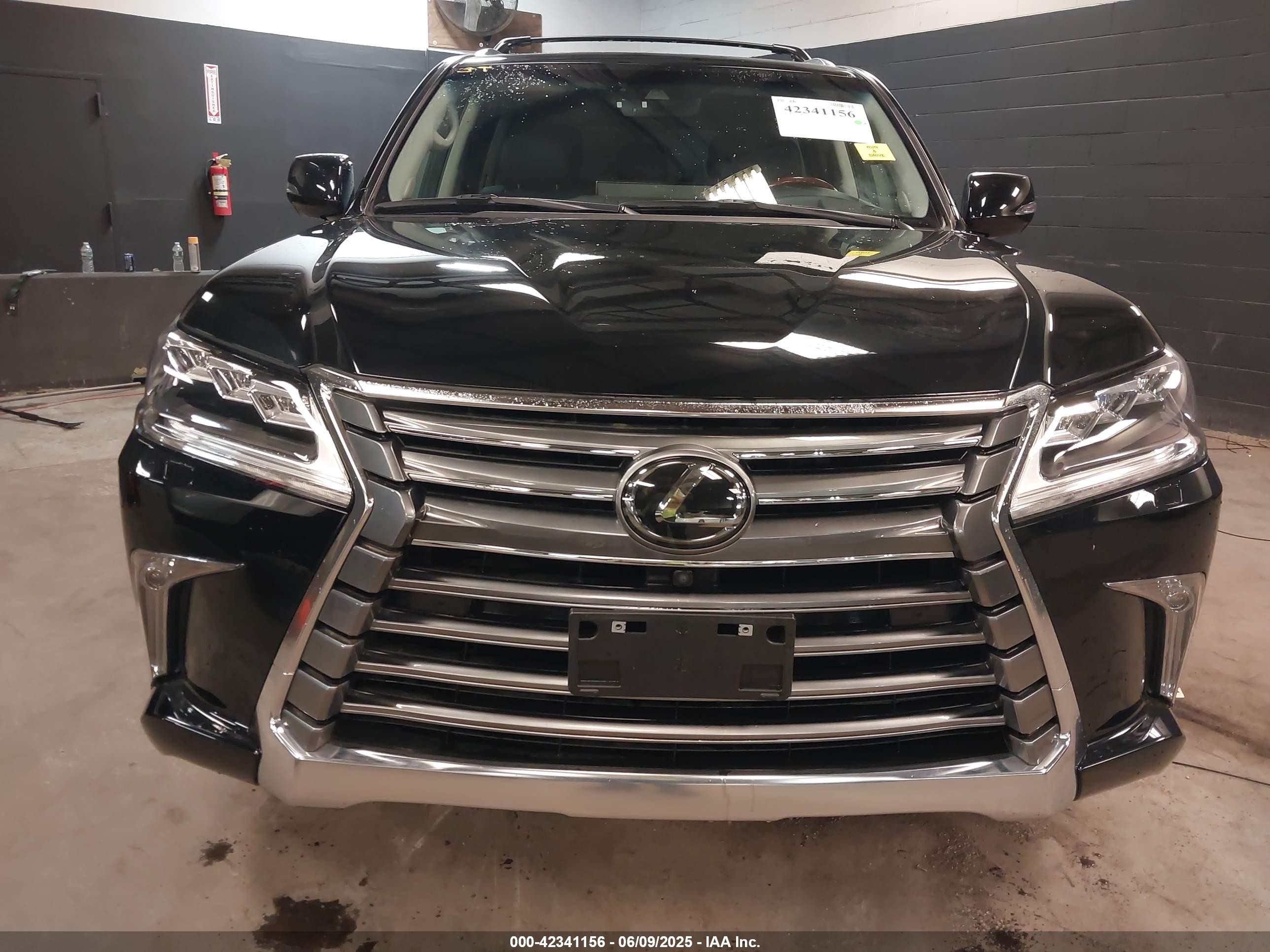 2021 Lexus Lx 570 Three-row/two-row Black vin: JTJDY7AX0M4352294