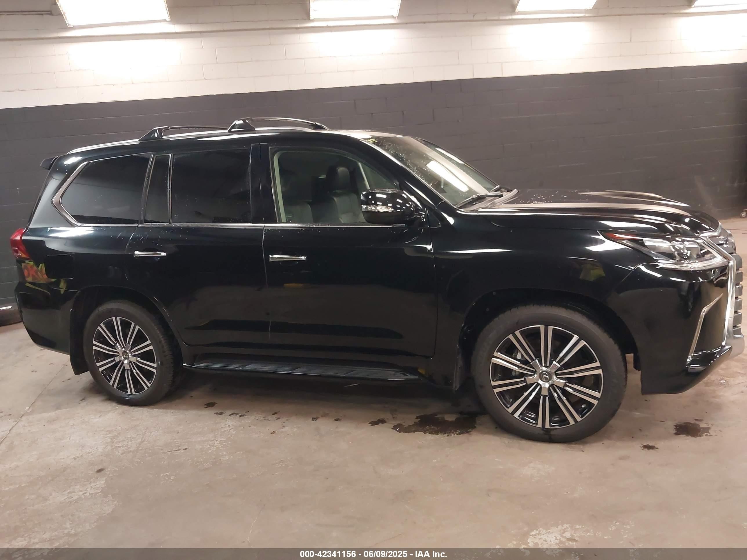 2021 Lexus Lx 570 Three-row/two-row Black vin: JTJDY7AX0M4352294