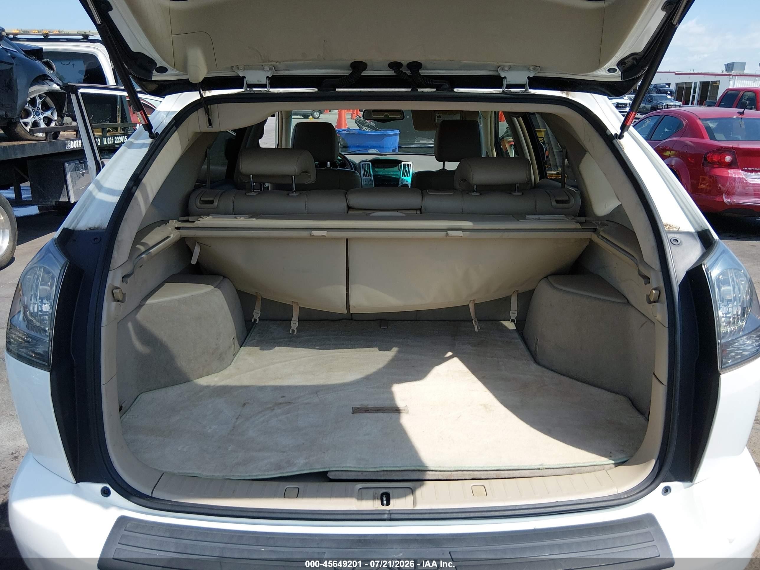 2004 Lexus Rx 330   White vin: JTJGA31U240027038