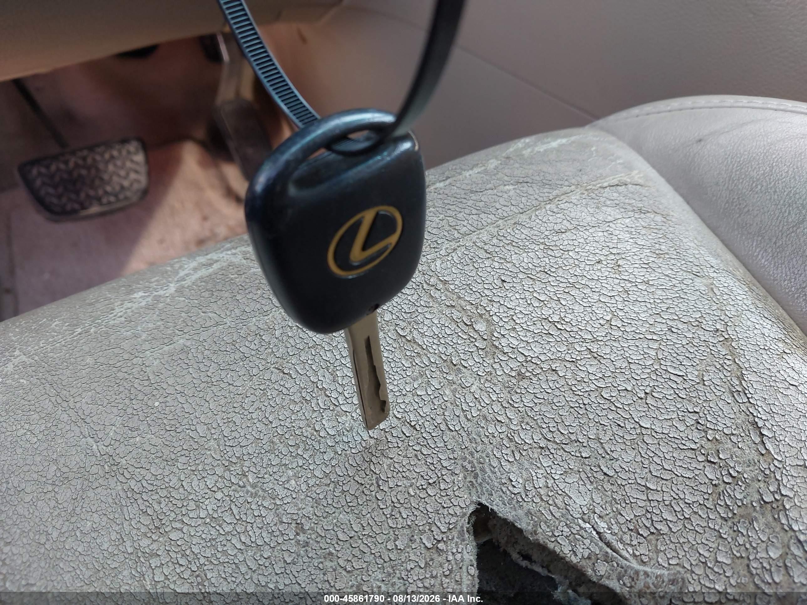 2004 Lexus Rx 330   Белый vin: JTJGA31U640042920
