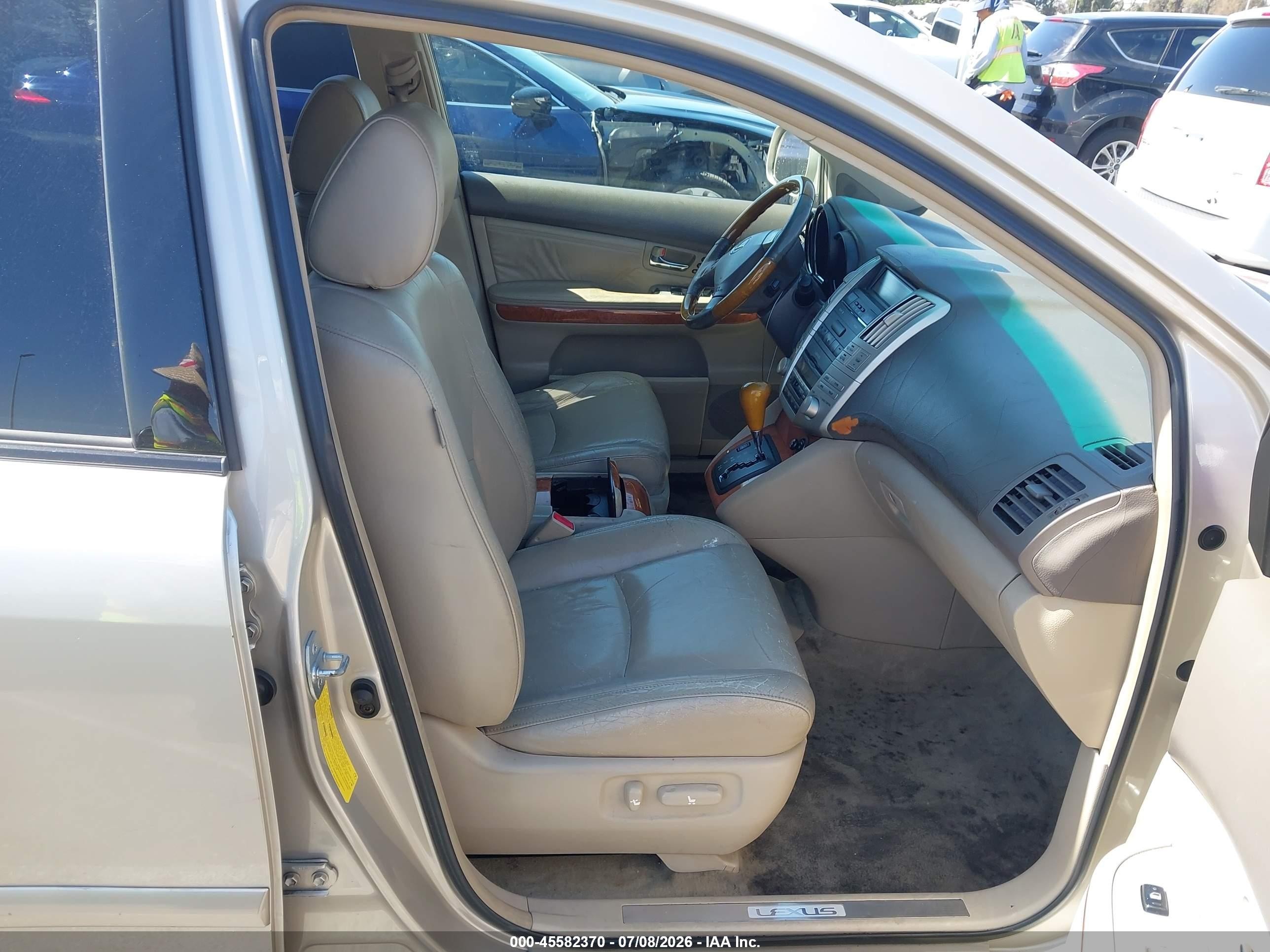 2004 Lexus Rx 330   Gold vin: JTJGA31U940038151