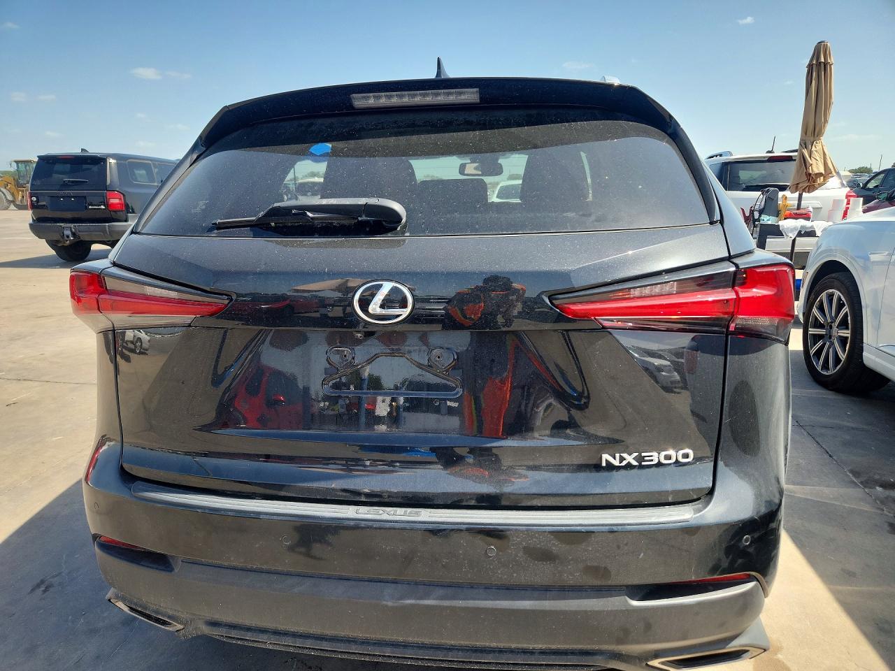 2021 Lexus Nx 300 Base Черный vin: JTJGARBZ2M2195702