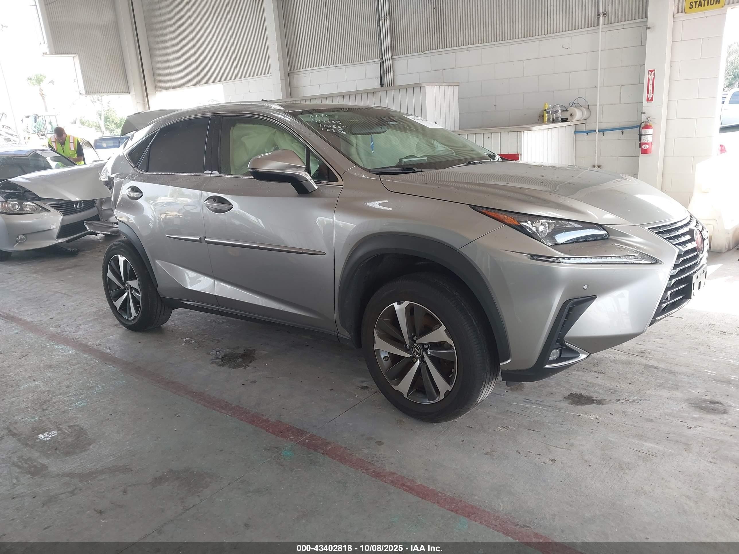 2021 Lexus Nx 300   Champagne vin: JTJGARDZ2M5031216