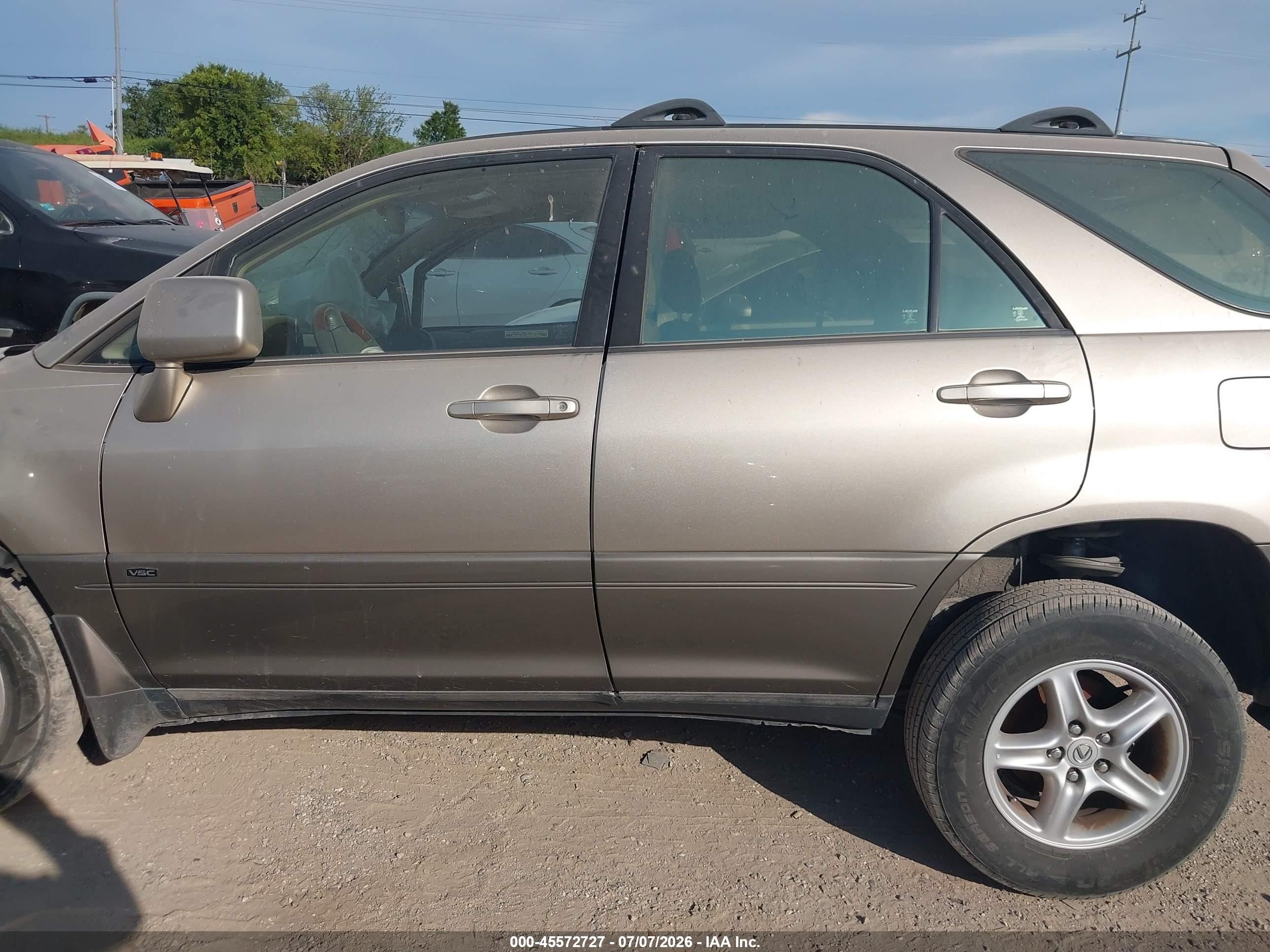 2002 Lexus Rx 300   Tan vin: JTJGF10U020126347