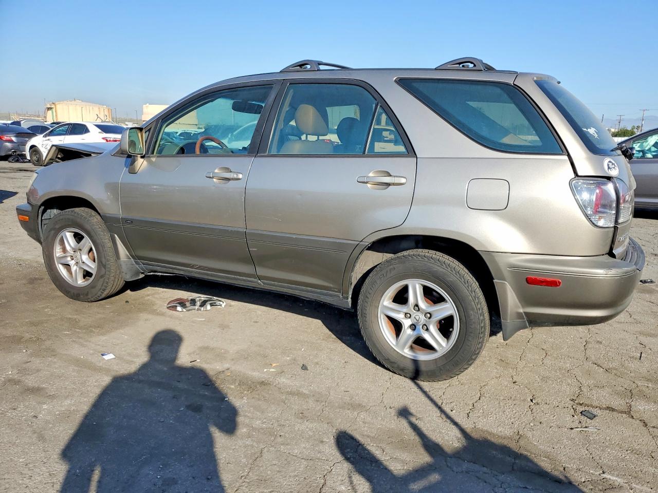 2001 Lexus Rx 300 Base Gold vin: JTJGF10U110103402