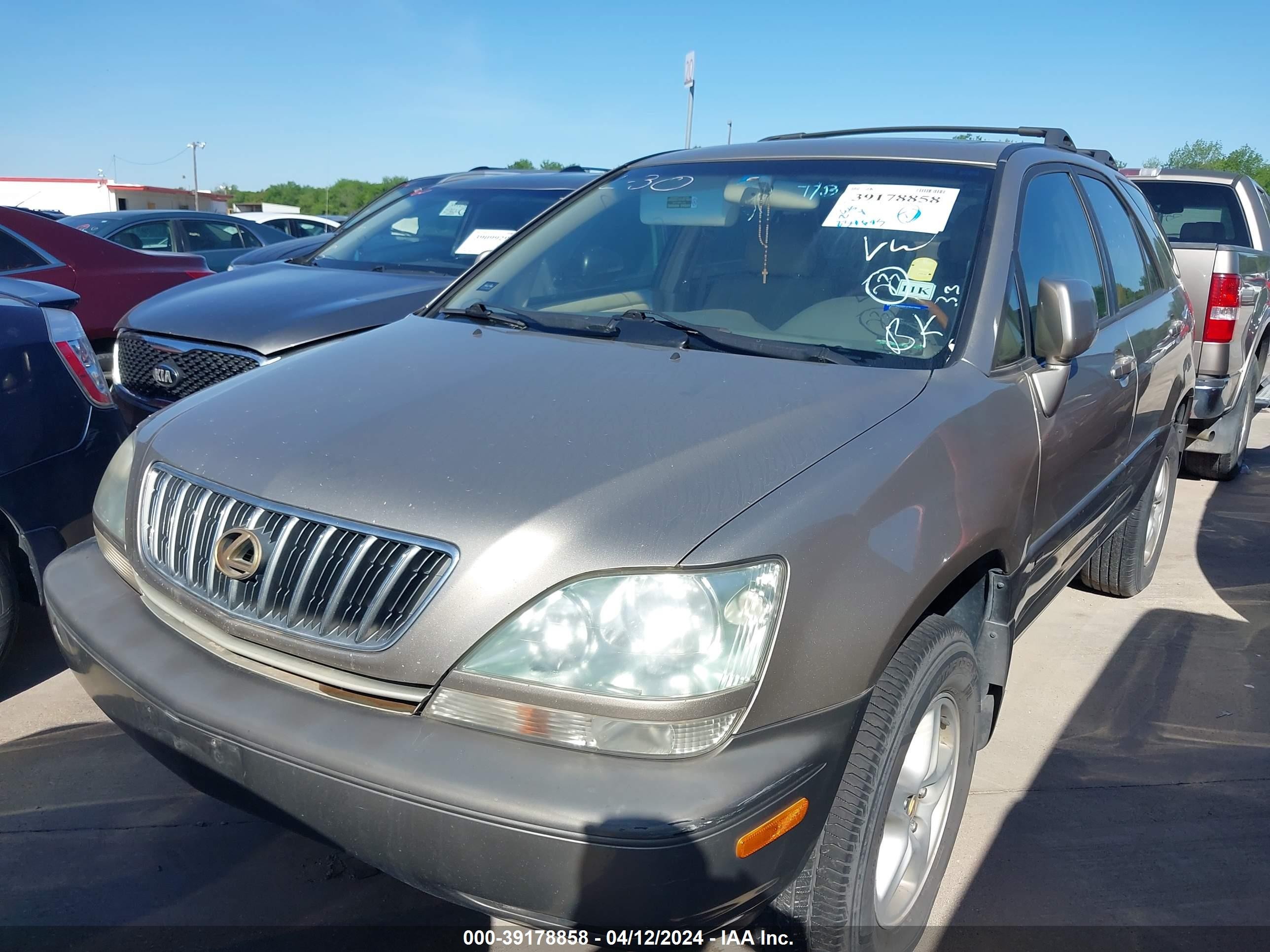 2001 Lexus Rx 300   Beige vin: JTJGF10U310116913
