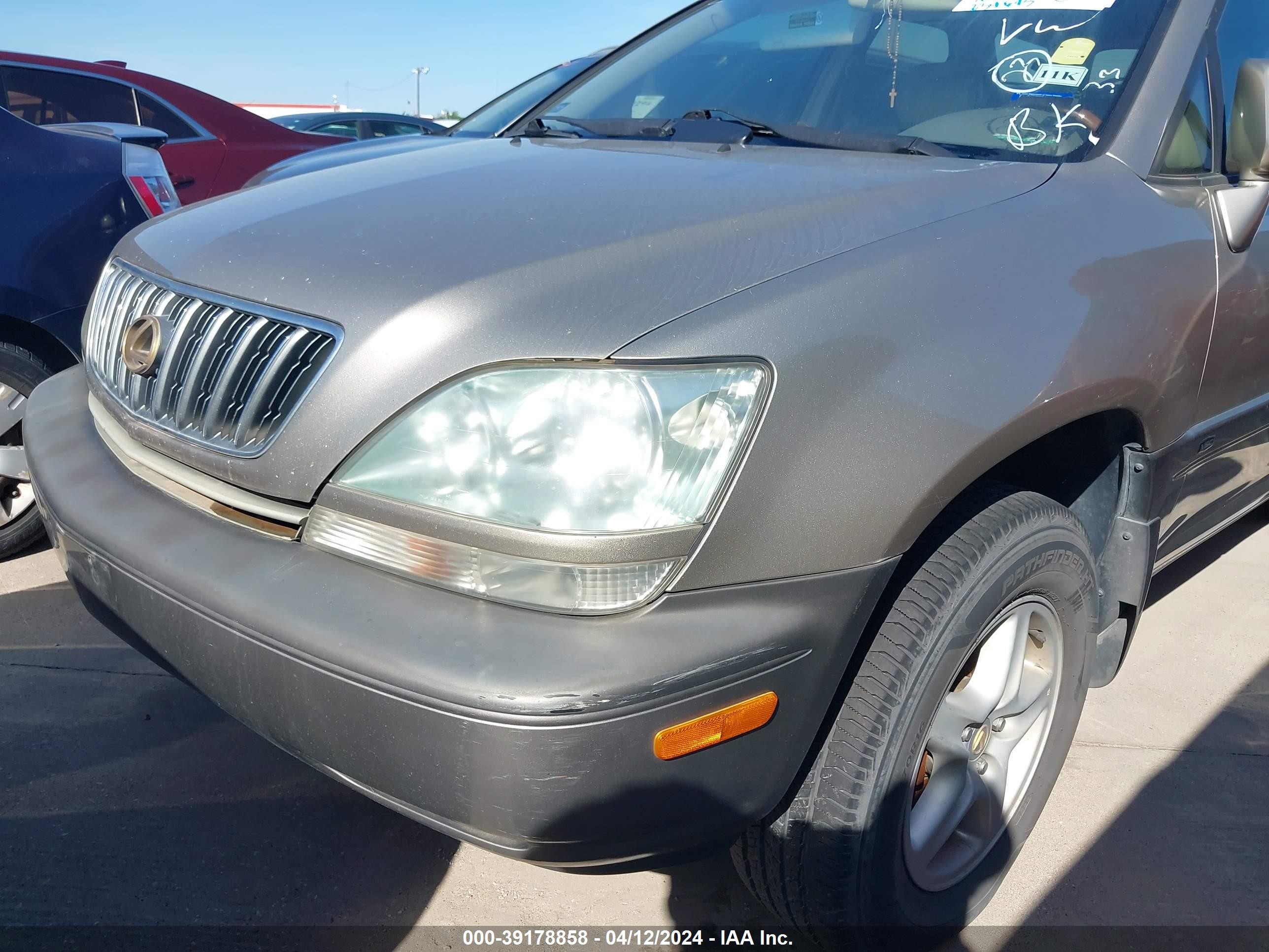 2001 Lexus Rx 300   Beige vin: JTJGF10U310116913