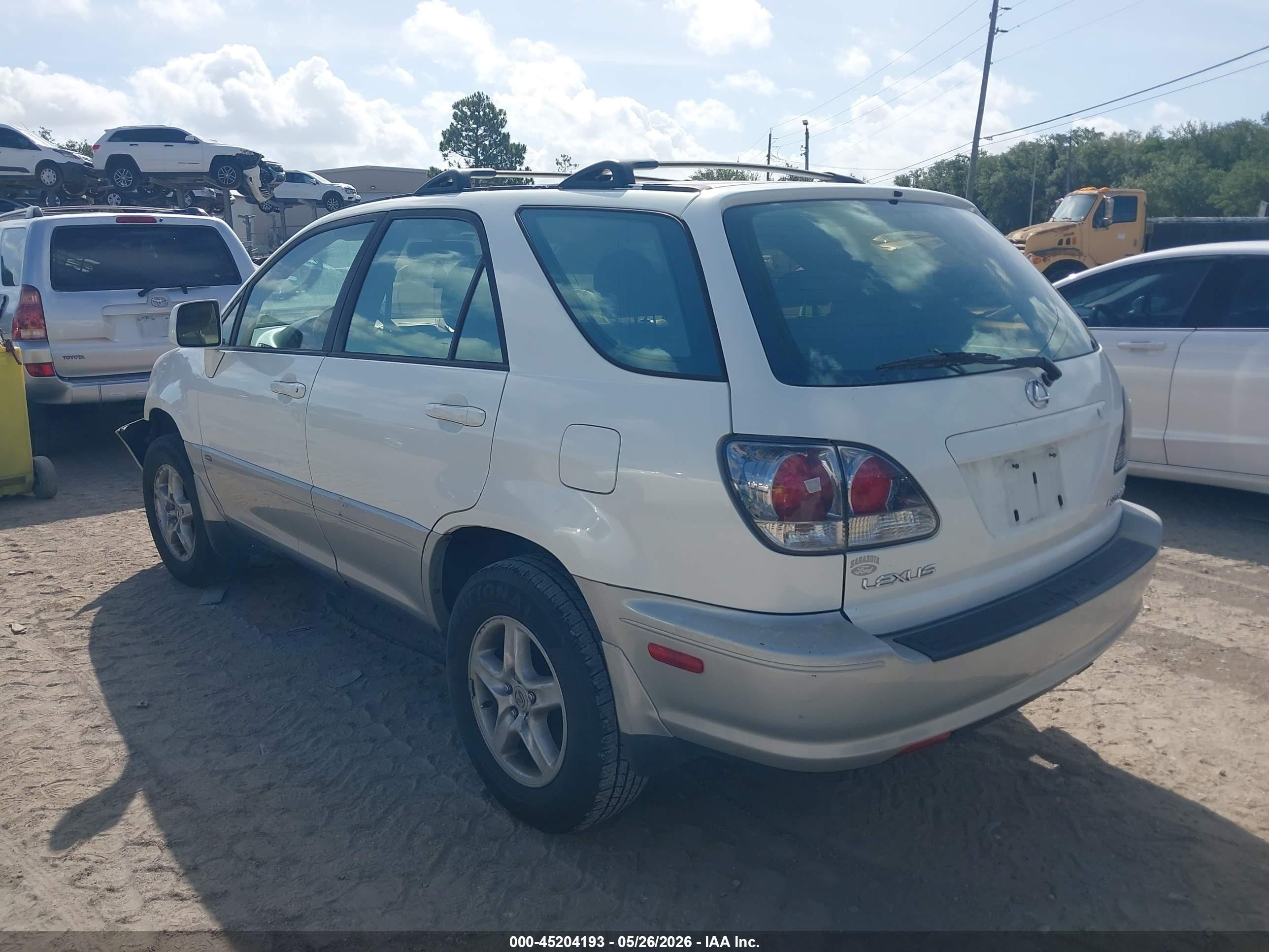 2002 Lexus Rx 300   White vin: JTJGF10U320135625