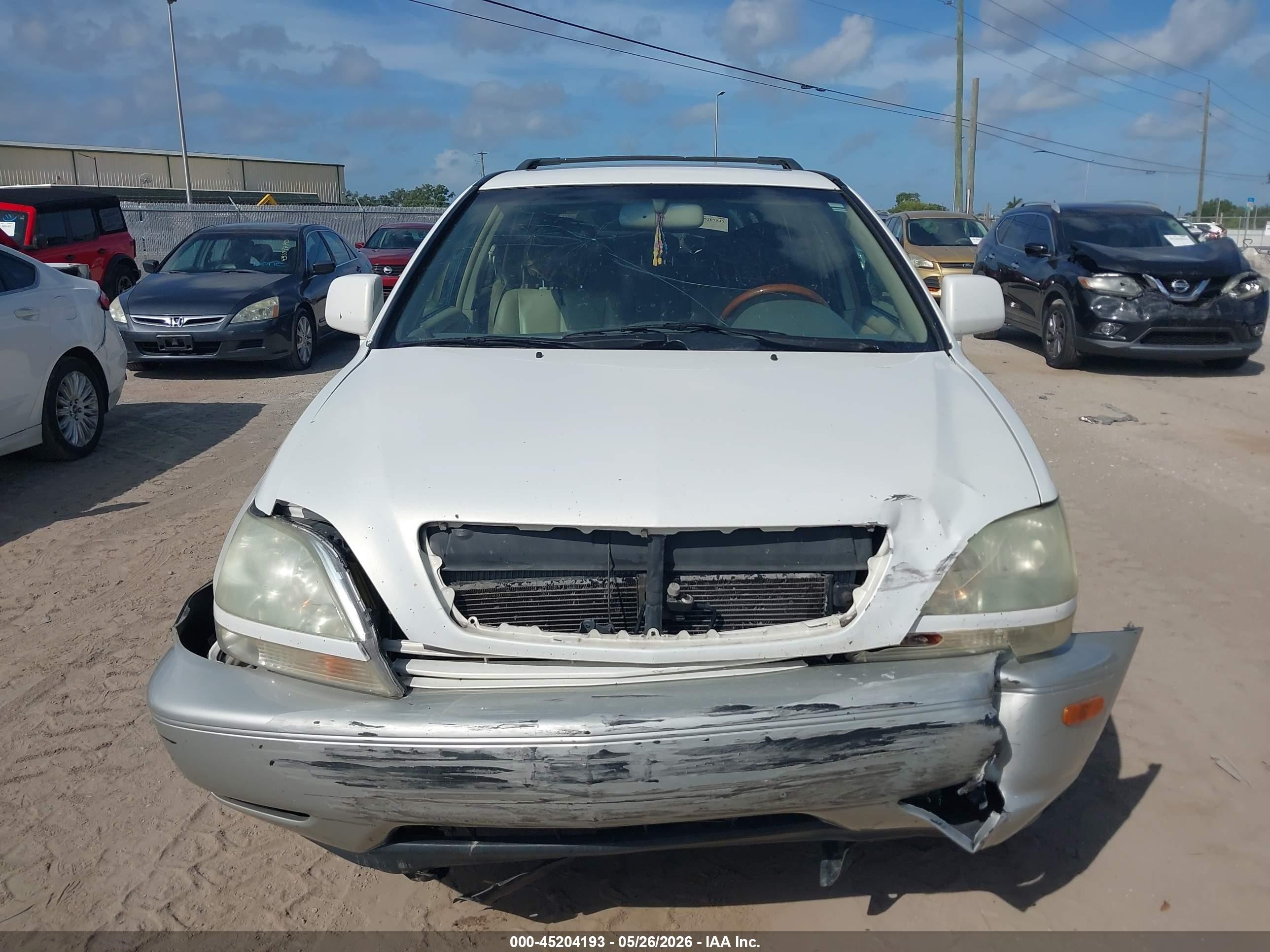2002 Lexus Rx 300   White vin: JTJGF10U320135625