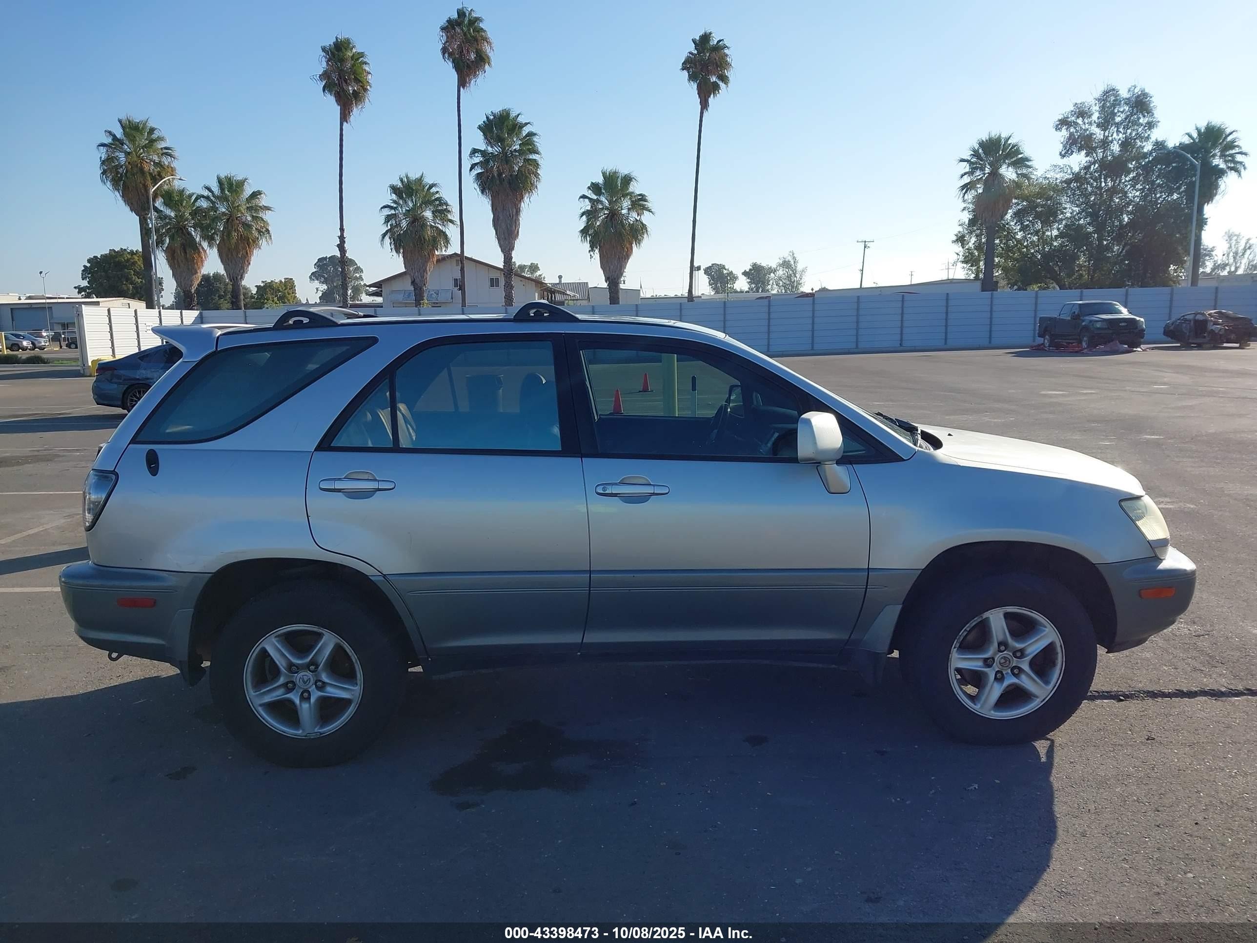 2001 Lexus Rx 300   Серебряный vin: JTJGF10U610117988