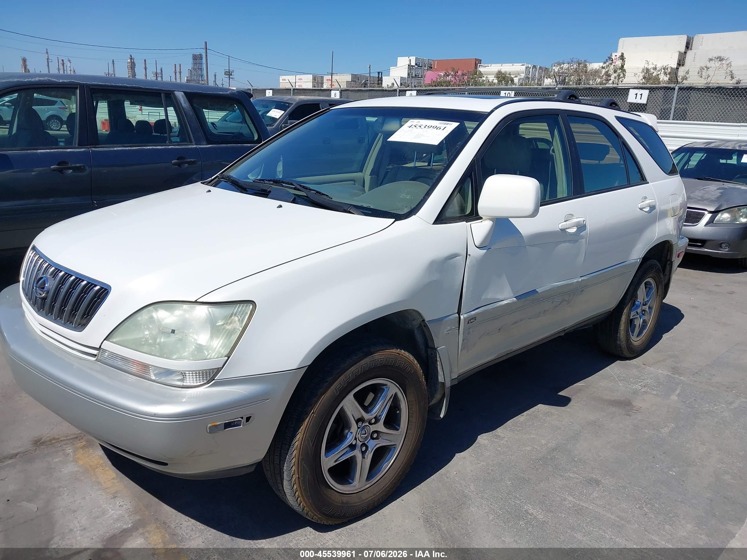 2001 Lexus Rx 300   White vin: JTJGF10U810115885