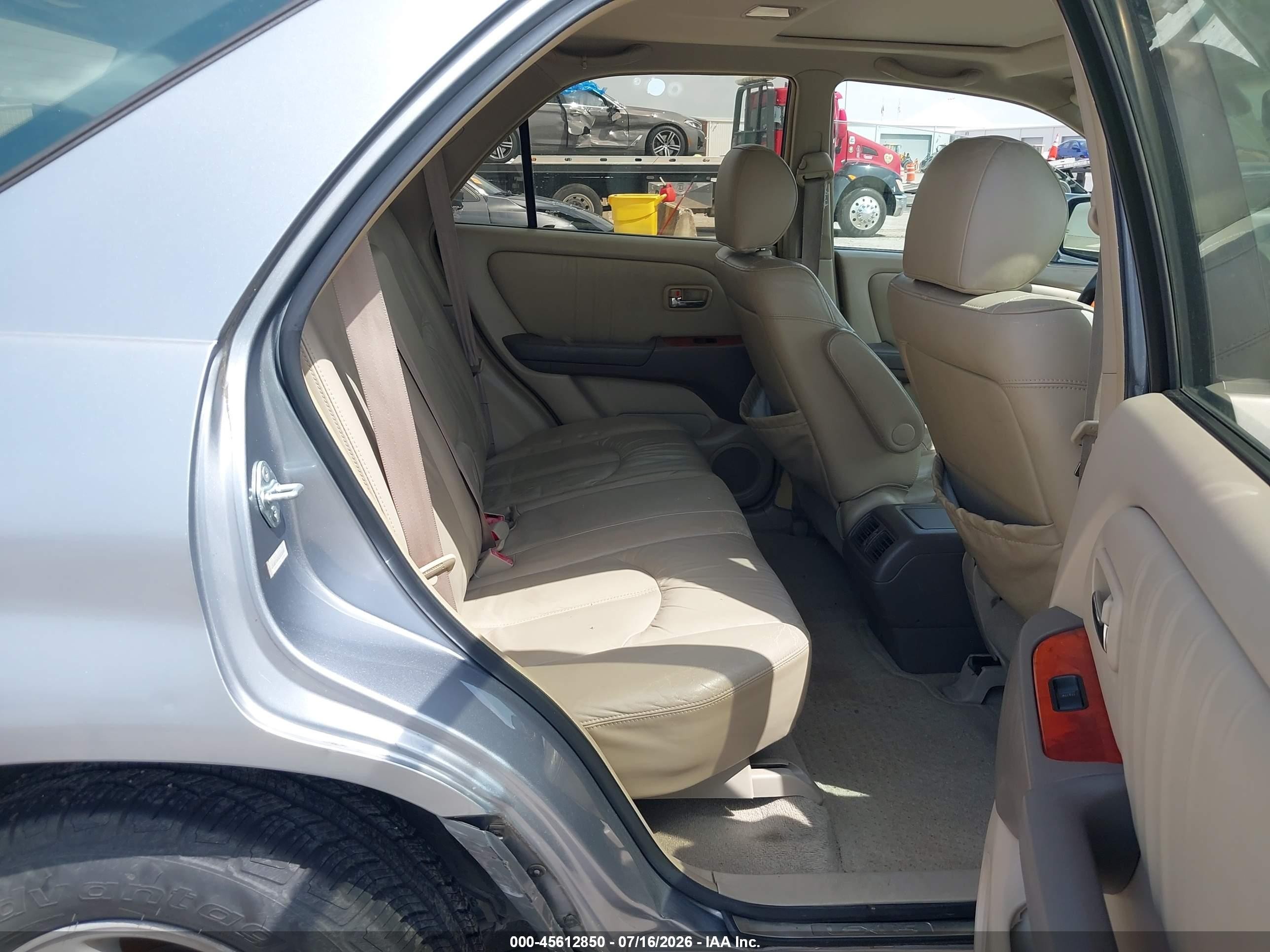 2002 Lexus Rx 300   Бежевый vin: JTJGF10U820131697
