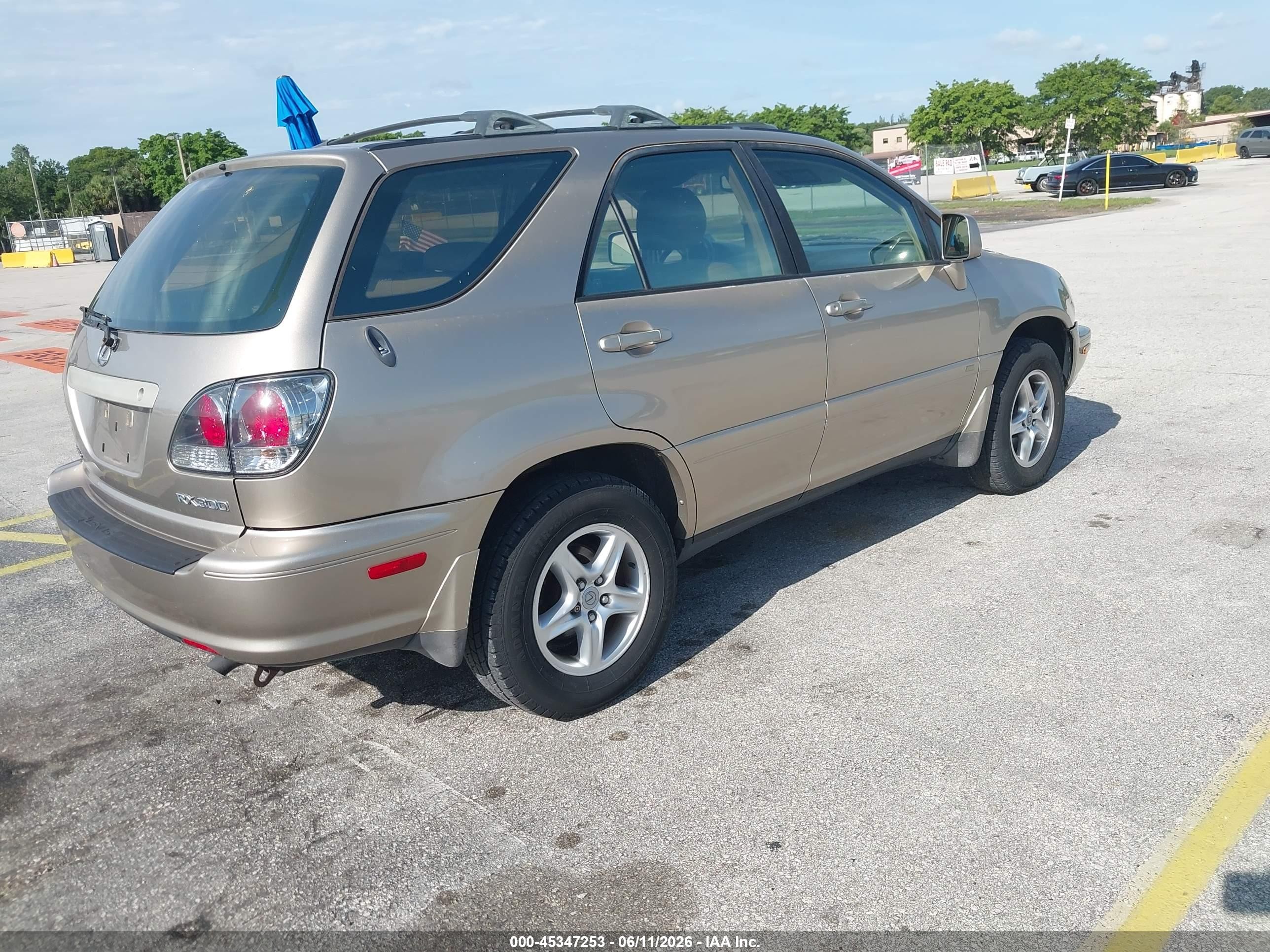 2002 Lexus Rx 300   Gold vin: JTJGF10U920138609